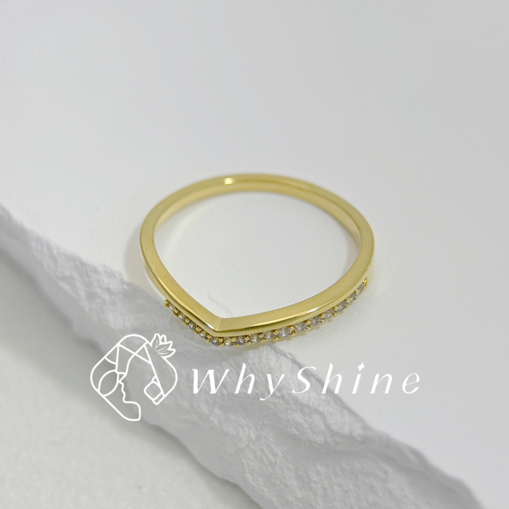 V型弧度線鑽戒指