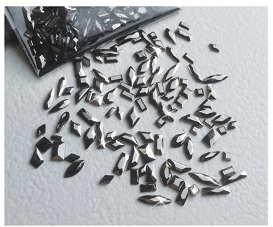 Popular manicure super sparkling flat bottom special-shaped diamonds (mineral black special-shaped diamonds about 100 pieces)
