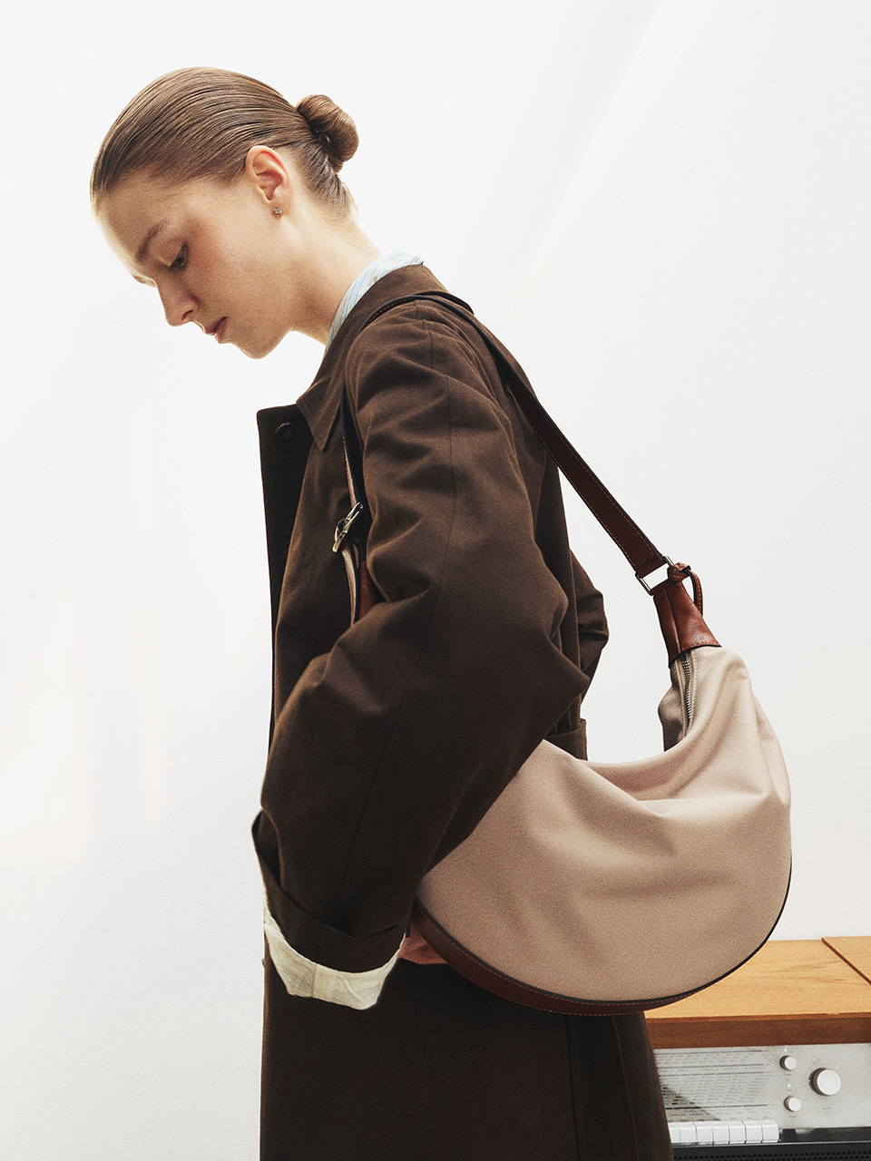 [JOY GRYSON]本革 June Hobo Bag Medium パク・ミニョン着用 Designer fashion, Seoul-fully created | W Concept