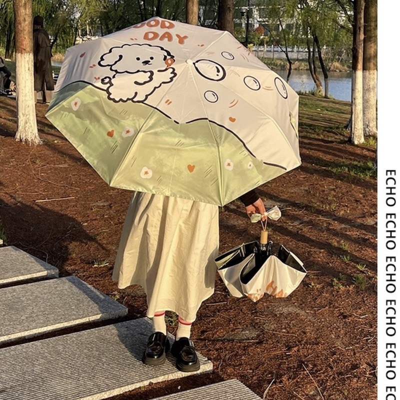 《91320》狗狗草地玩泡泡雨傘