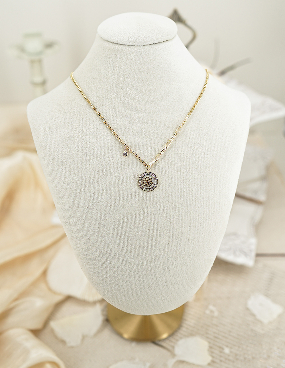 貝殼光薔薇項鍊