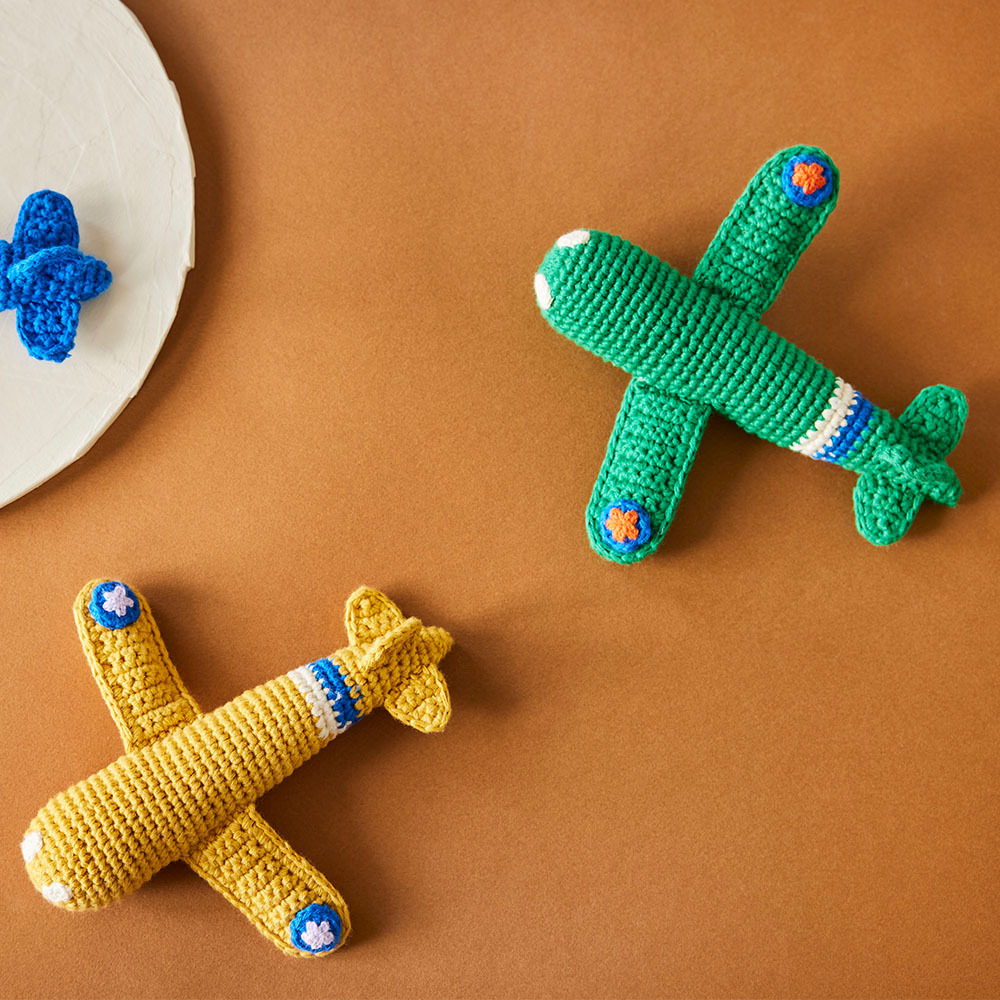 global affairs 童話手工編織安撫搖鈴｜飛機系列(陽光黃)