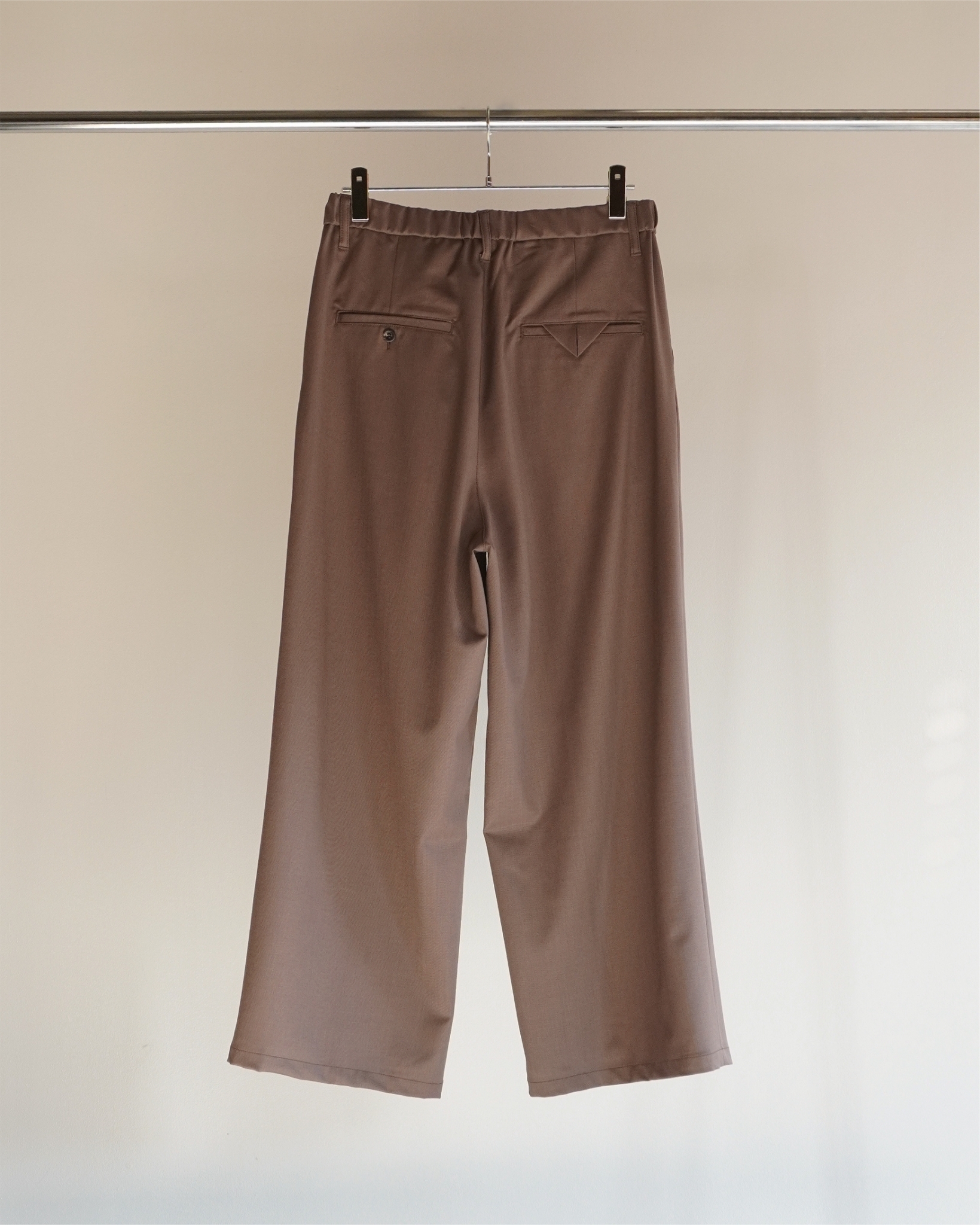ANCELLM - WIDE EASY TUCK SLACKS / BEIGE