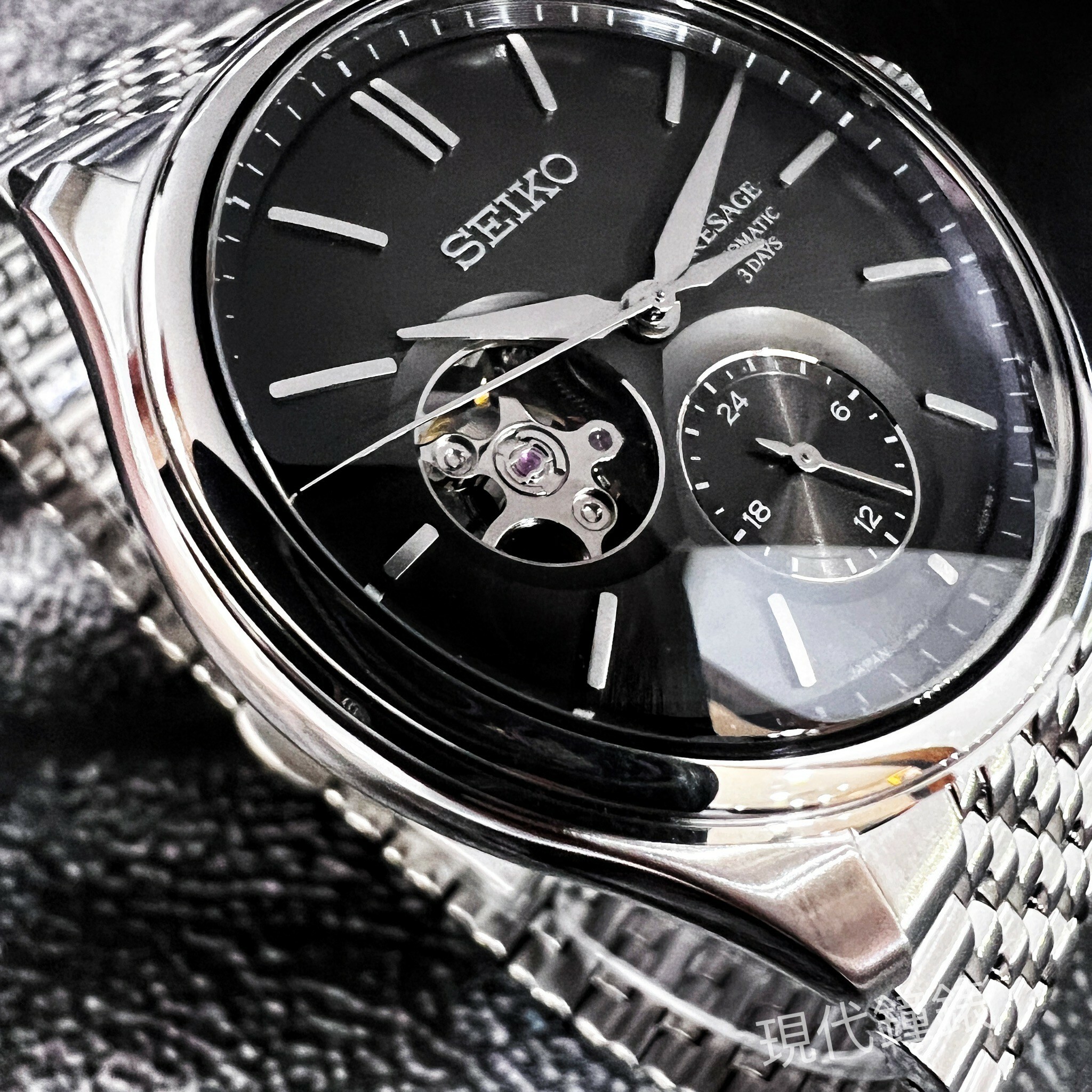 【SEIKO 精工】Presage 職人系列絲綢面盤開芯機械錶 6R5J-00C0D  40.2mm現代鐘錶