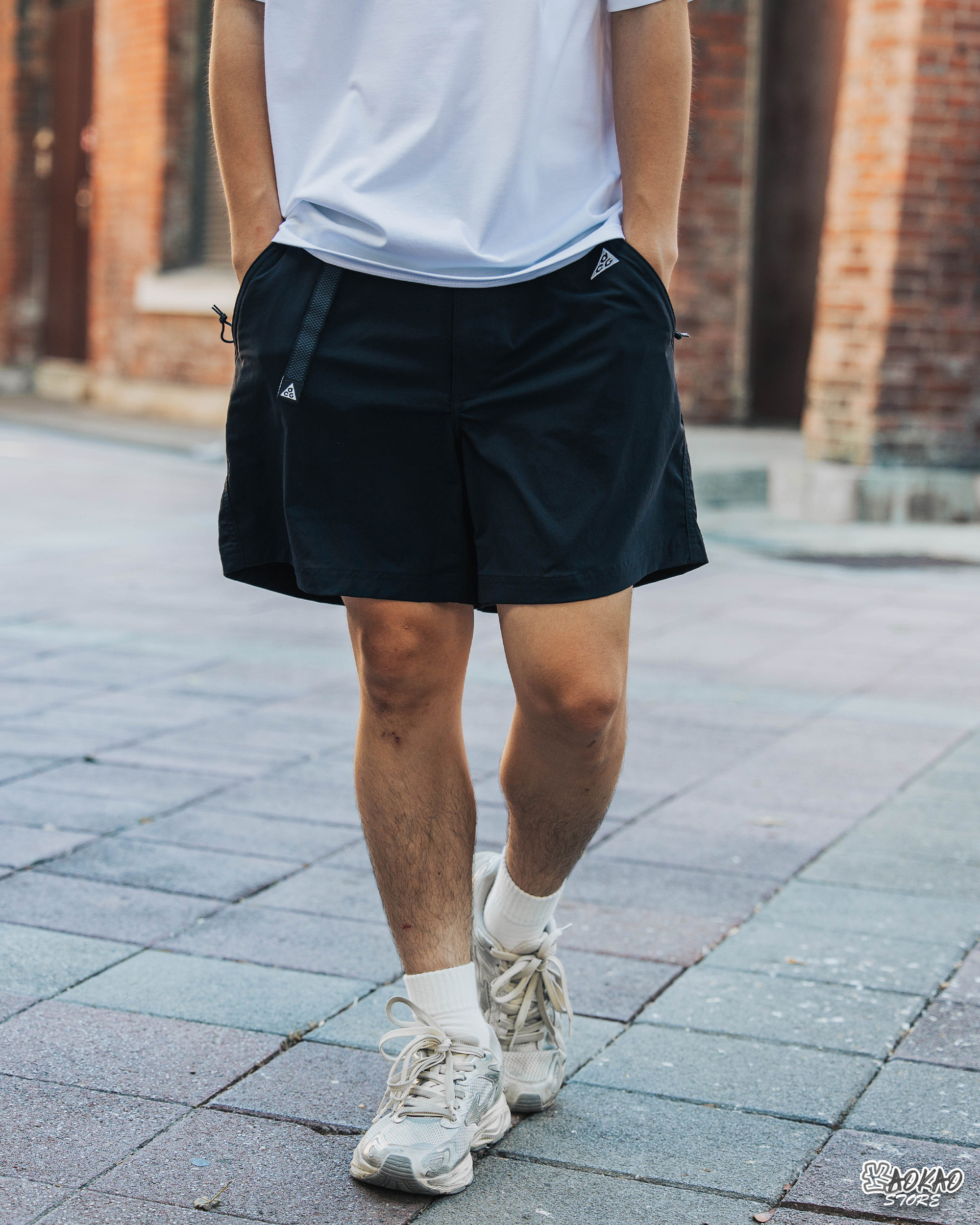 「現貨」NIKE ACG SHORTS 黑色 刺繡 拉鍊口袋 戶外機能 短褲【FN2431-010】