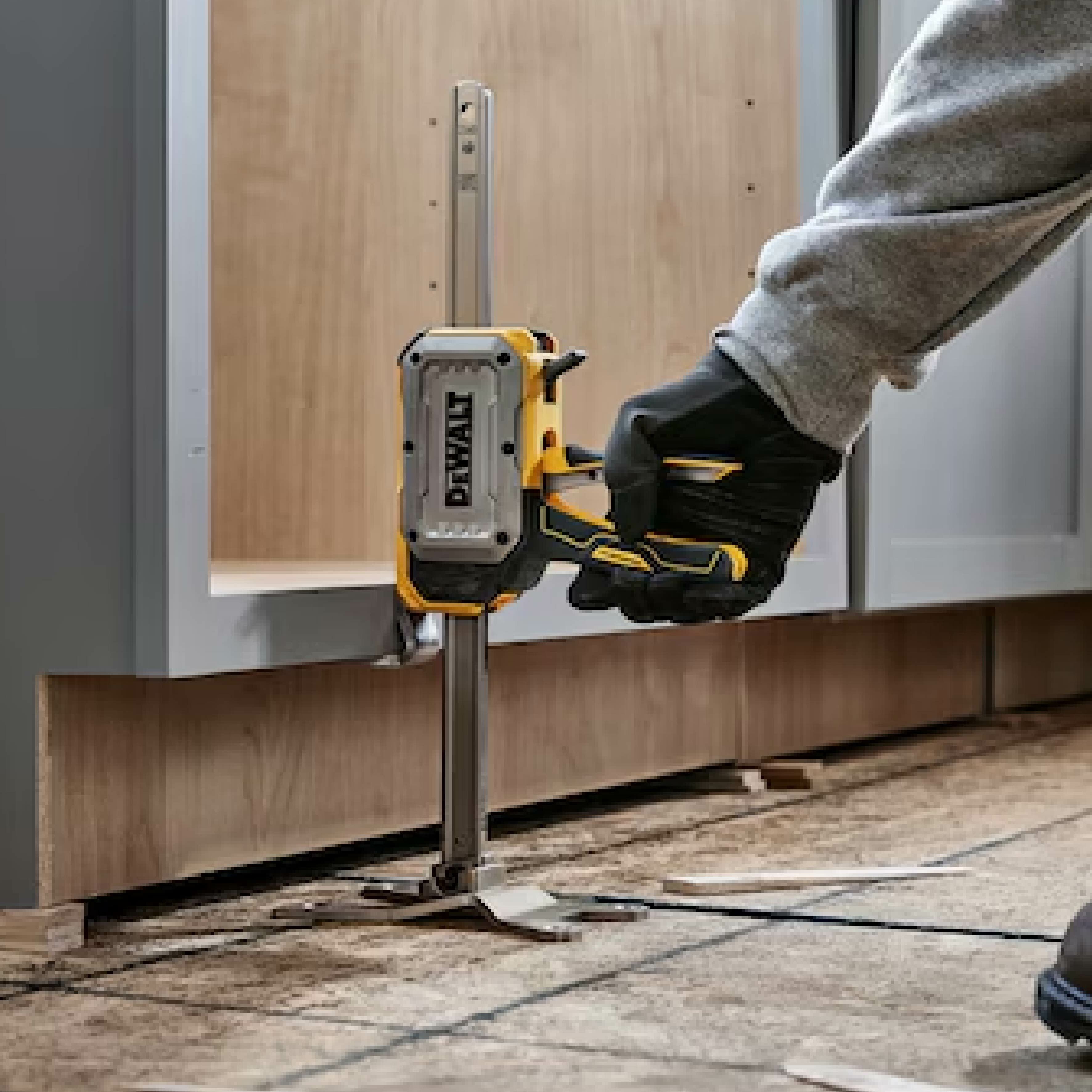 台灣公司貨美國DEWALT 得偉TOUGHSERIES 建築用千斤頂DWHT83550 千斤