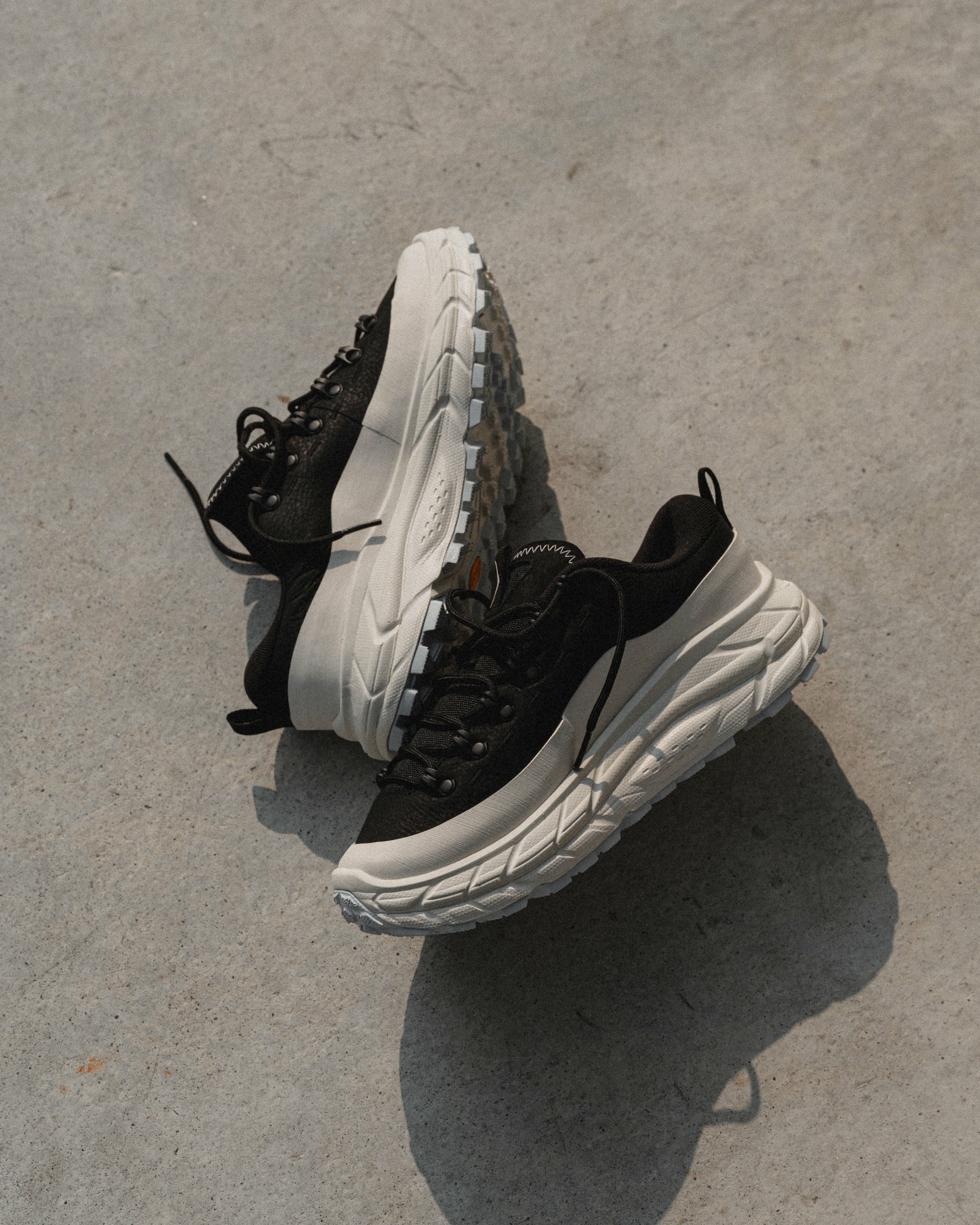 [現貨] Hidden Character X HOKA Tor Summit White Black | SWW