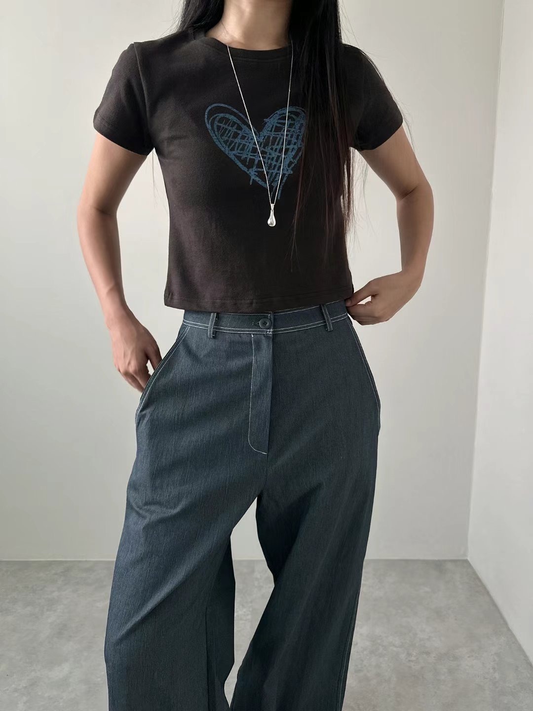 《現貨》40啡色心心tee