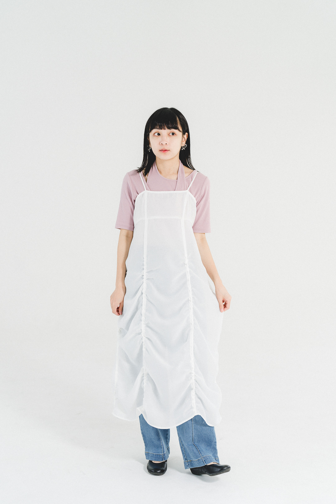 甜而不膩！剪裁透明感吊帶裙(三色-純白)