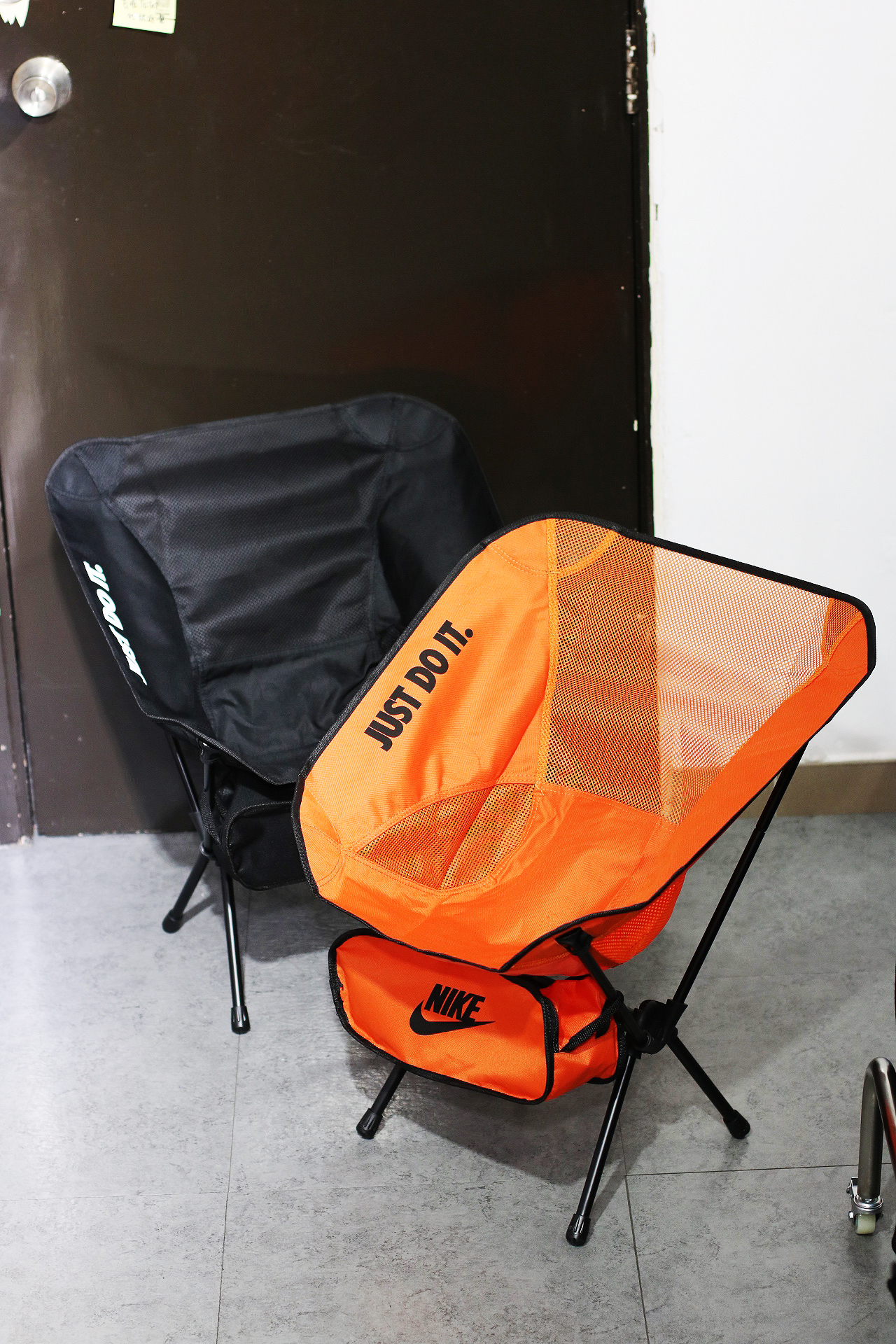 NIKE JUST DO IT 露營椅 可收納 導演椅 戶外用椅 折疊椅 黑色 橘色 兩色