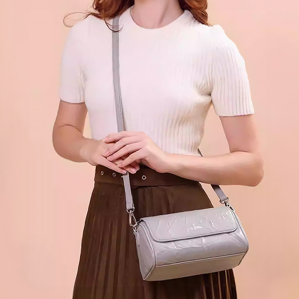 【Folli Follie 芙麗芙麗】SB23FLP006GR 灰白 歐風優雅 清新 時尚潮流 氣質 波紋 肩背包 斜背包 枕頭包