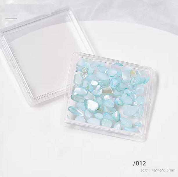 爆款美甲飾品 不規則藍色貝殼石012（單格裝）