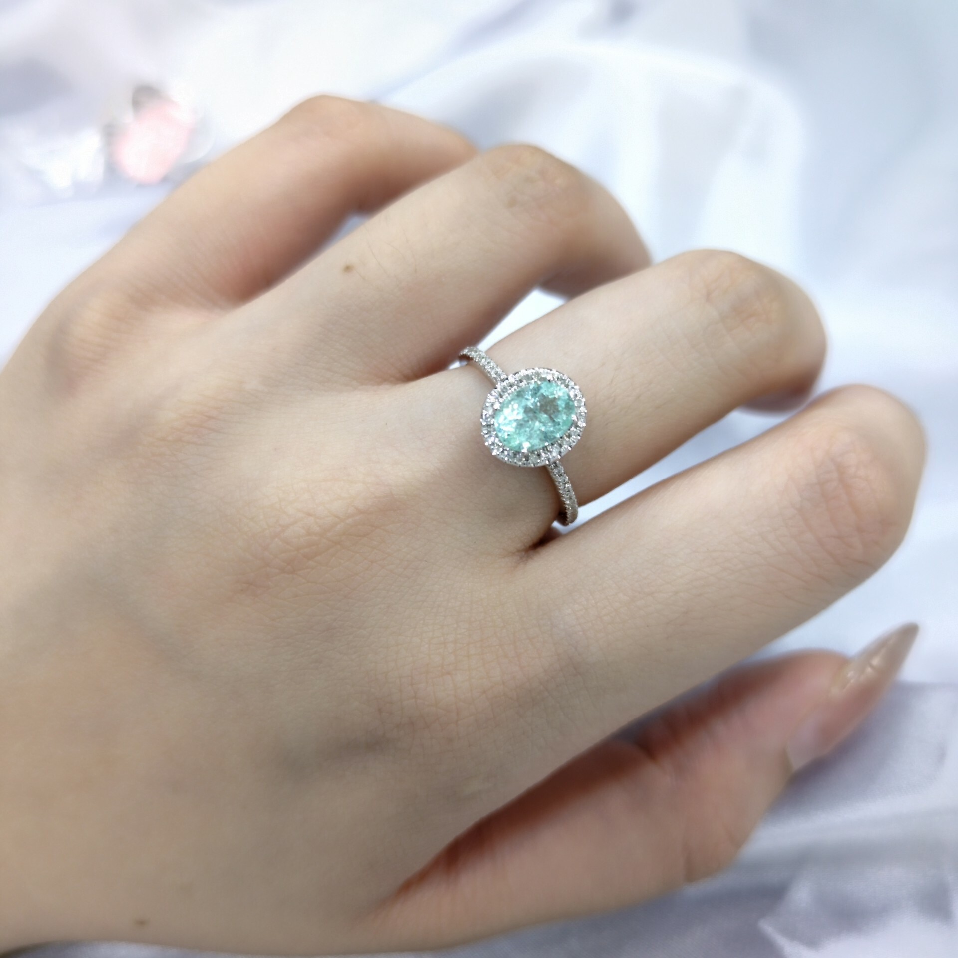 18K White Gold 0.94ct Paraiba and Diamond Ring