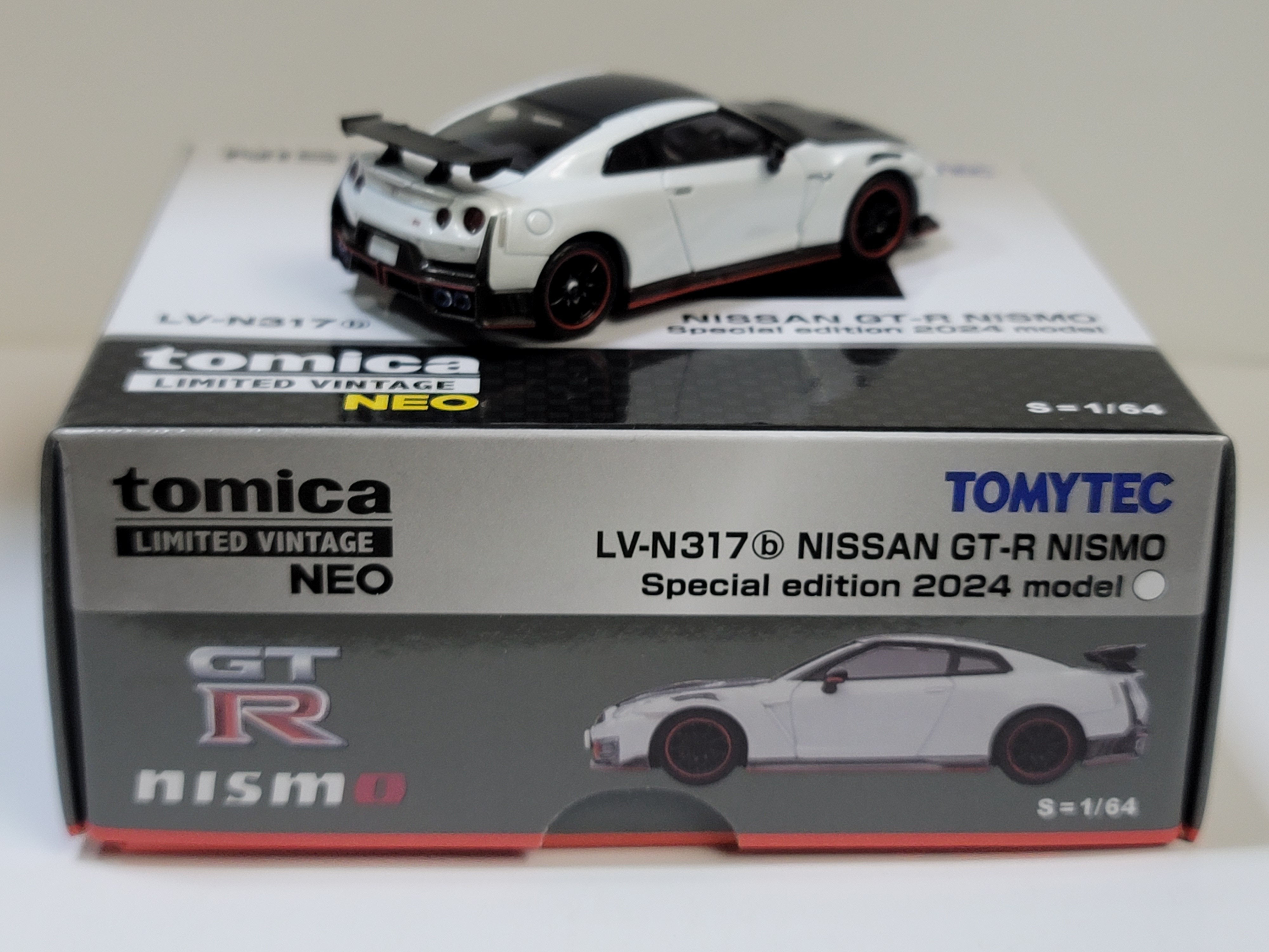 Tomytec 1/64 LV-N317b NISSAN GT-R NISMO Special edition