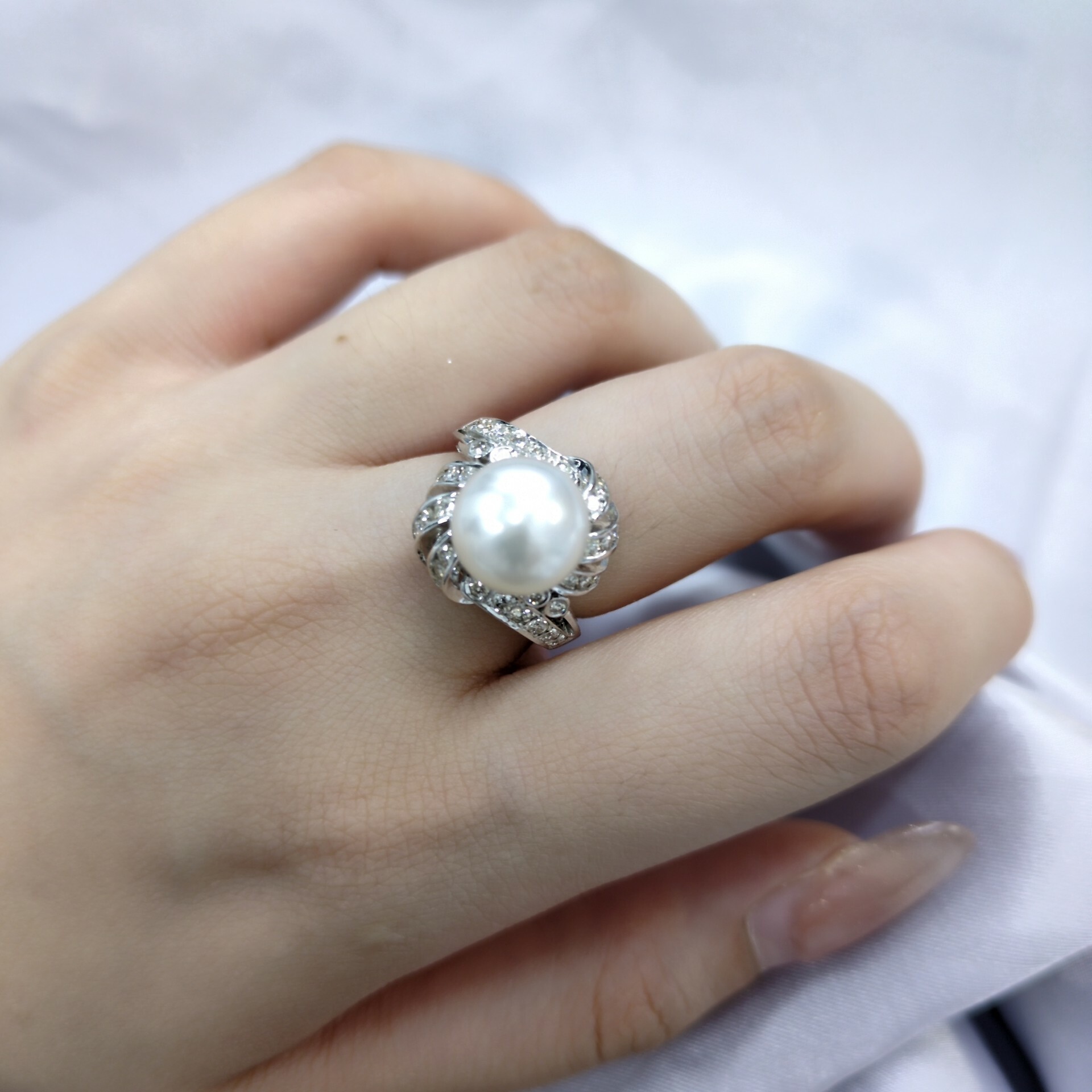 18K White Gold 0.51ct Diamond and Pearl Ring