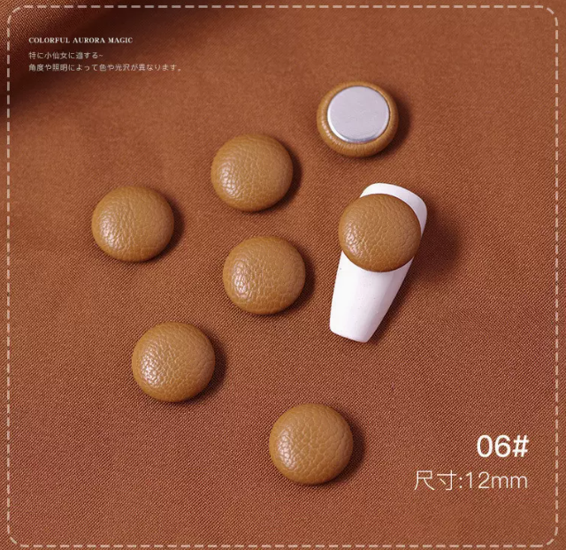Hot Recommended Nail Art Accessories: Retro Small Fragrance Buttons 06# (Pack of 5)