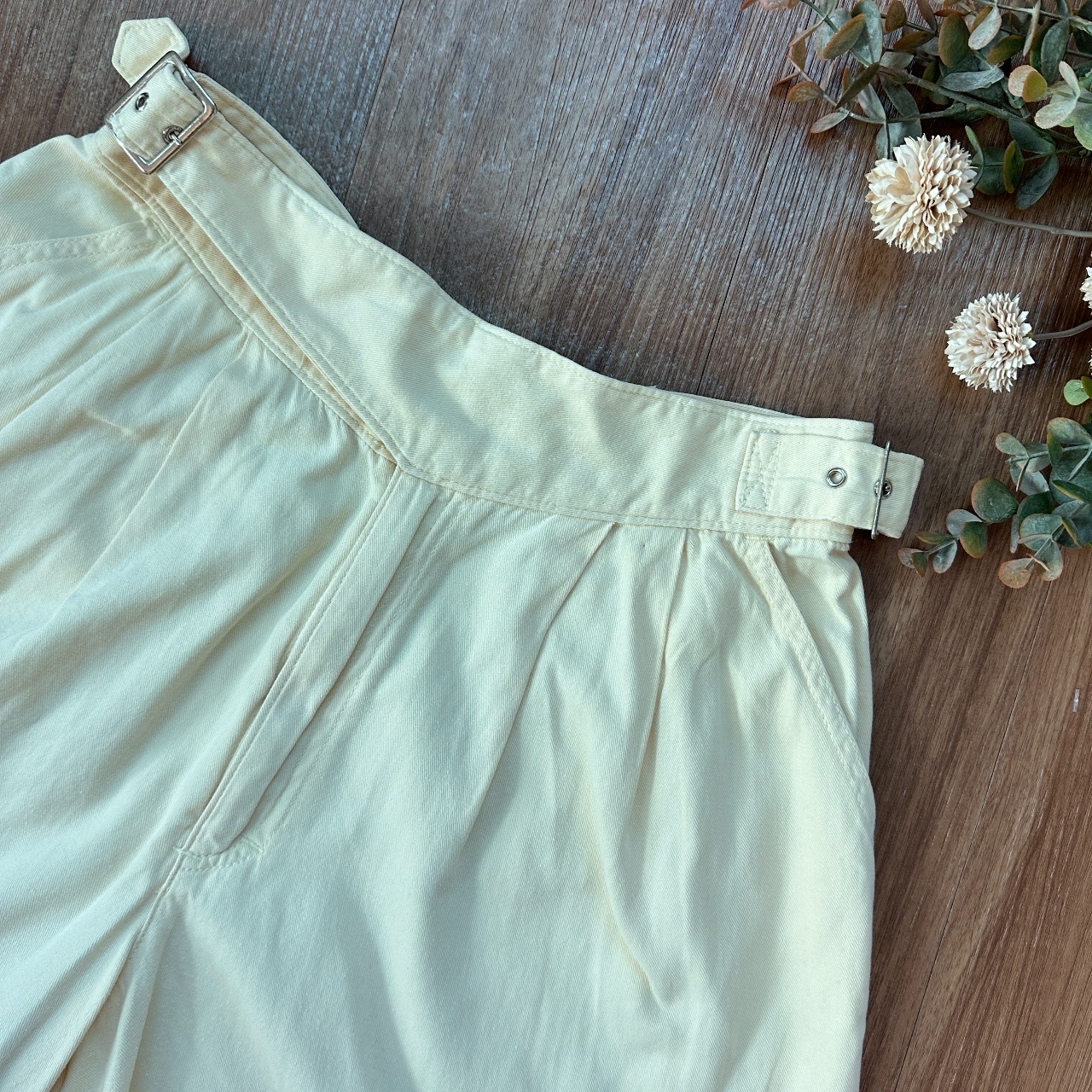 奶白色淨色高腰古着短褲