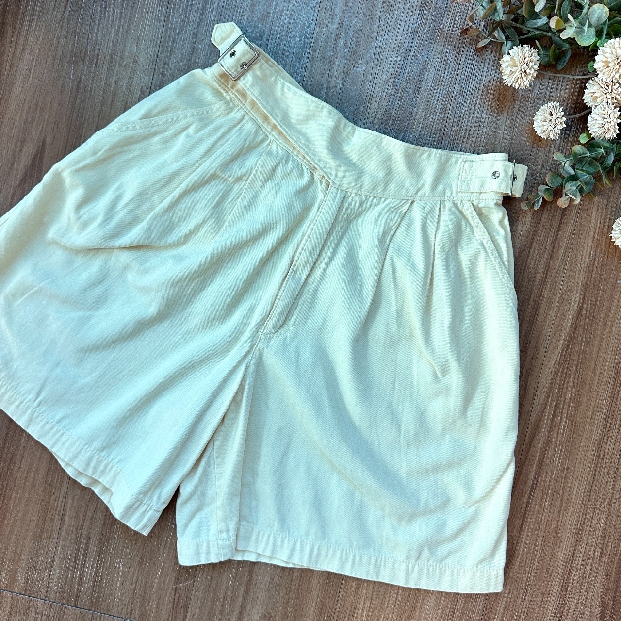 奶白色淨色高腰古着短褲