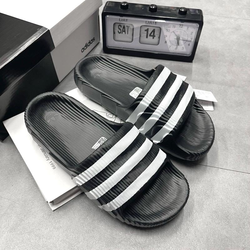 Adidas Adilette 22 黑白 防水 三線拖鞋 IF3668 IF3670