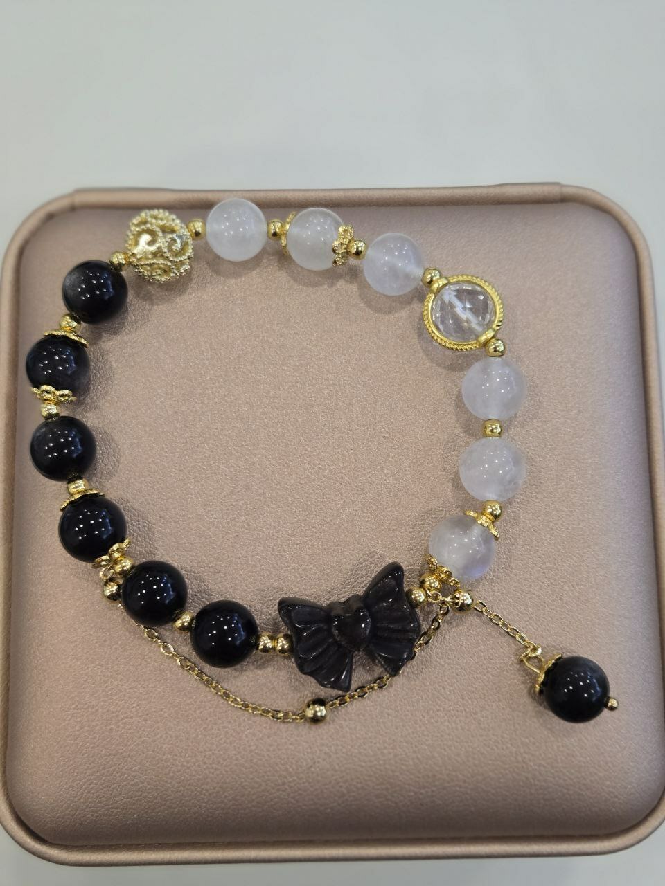 [S] GEMZ & CO ZBB OBSIDIAN/MOONSTONE 8MM GOLD ACC BLT, Y1 (Y1)