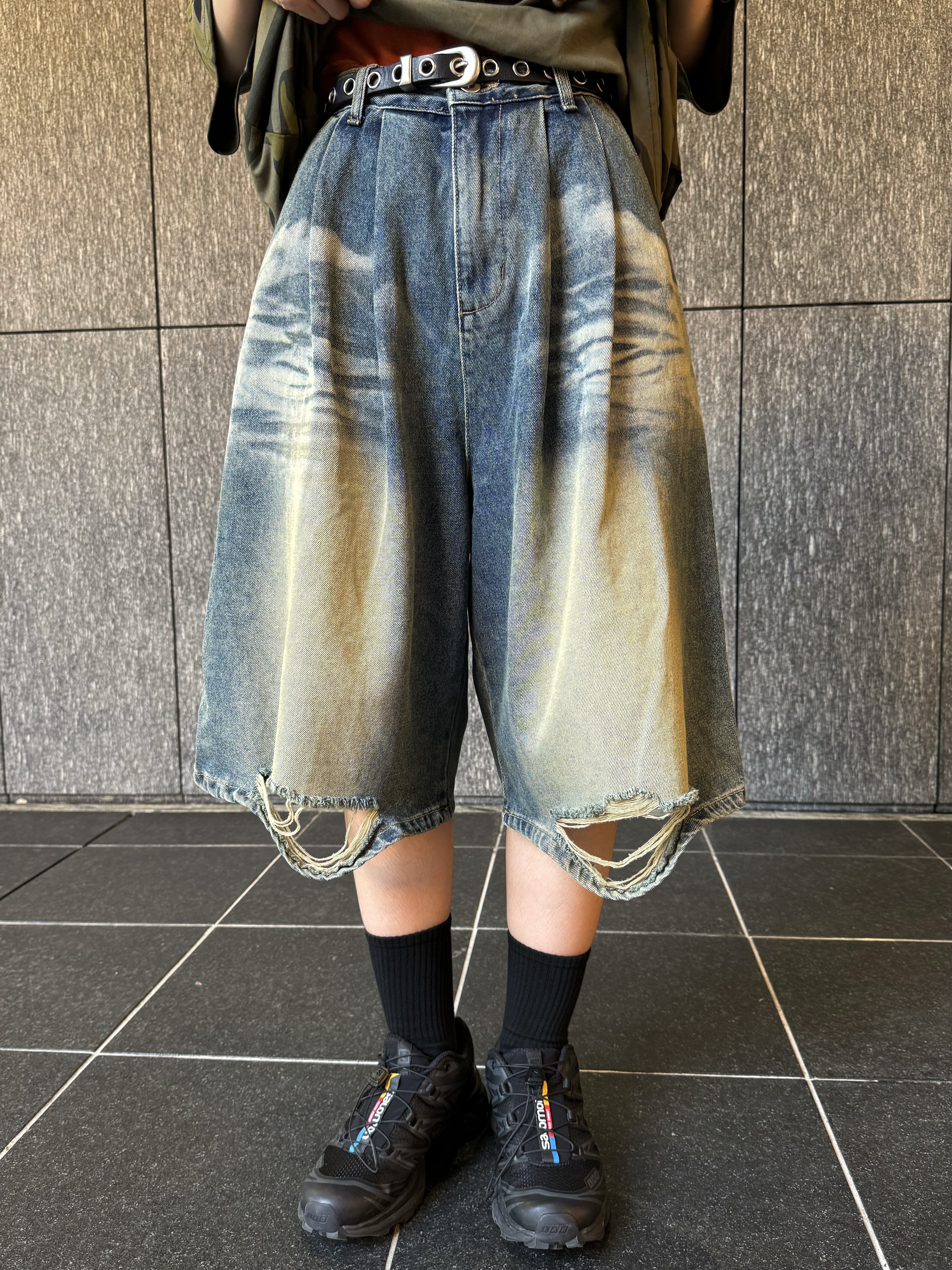 推!做舊洗水破邊中褲