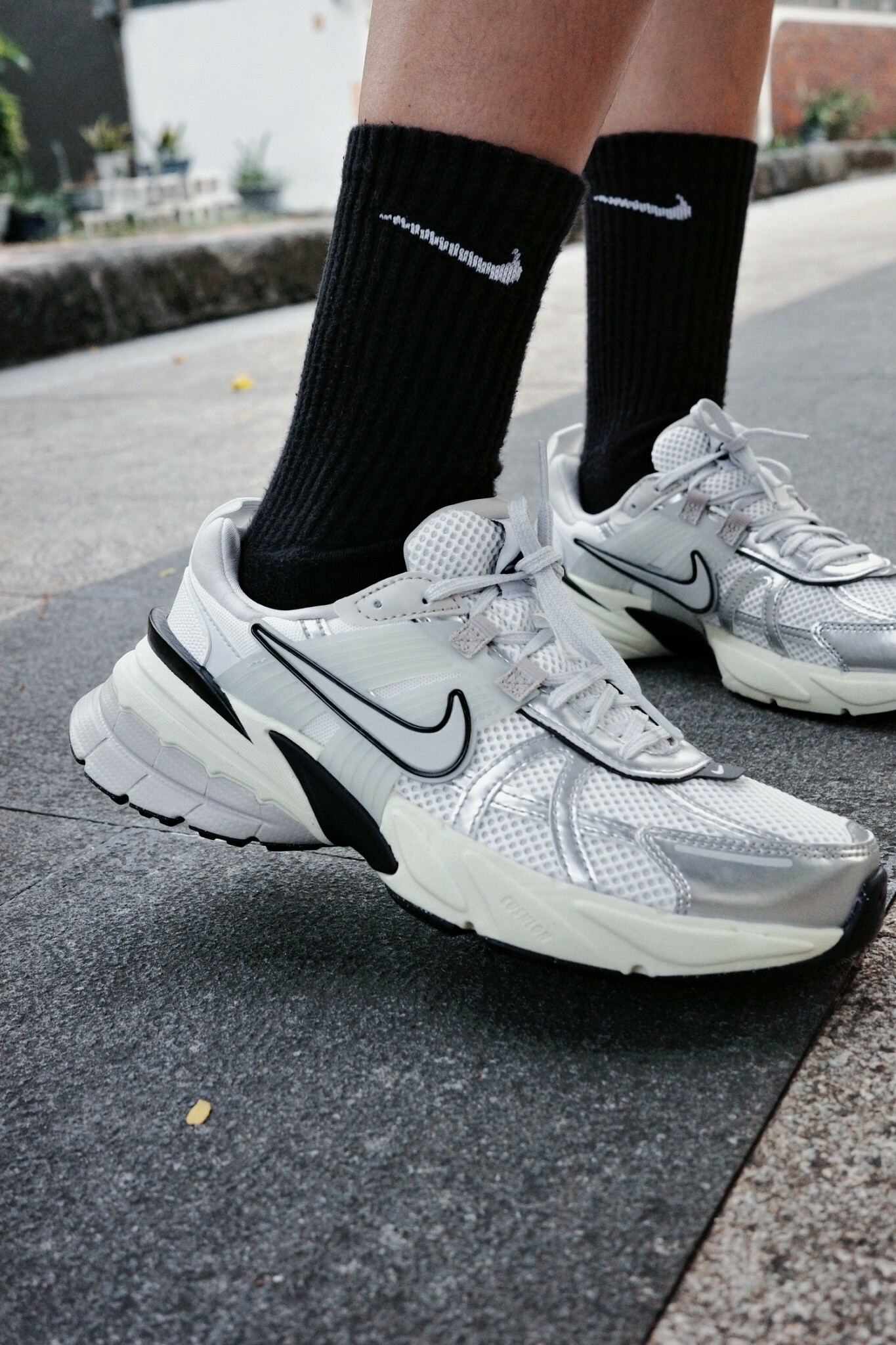 Nike V2K Run 銀白 千禧風 Y2K (FD0736-100) 女鞋 / (HJ4497-100) 男鞋