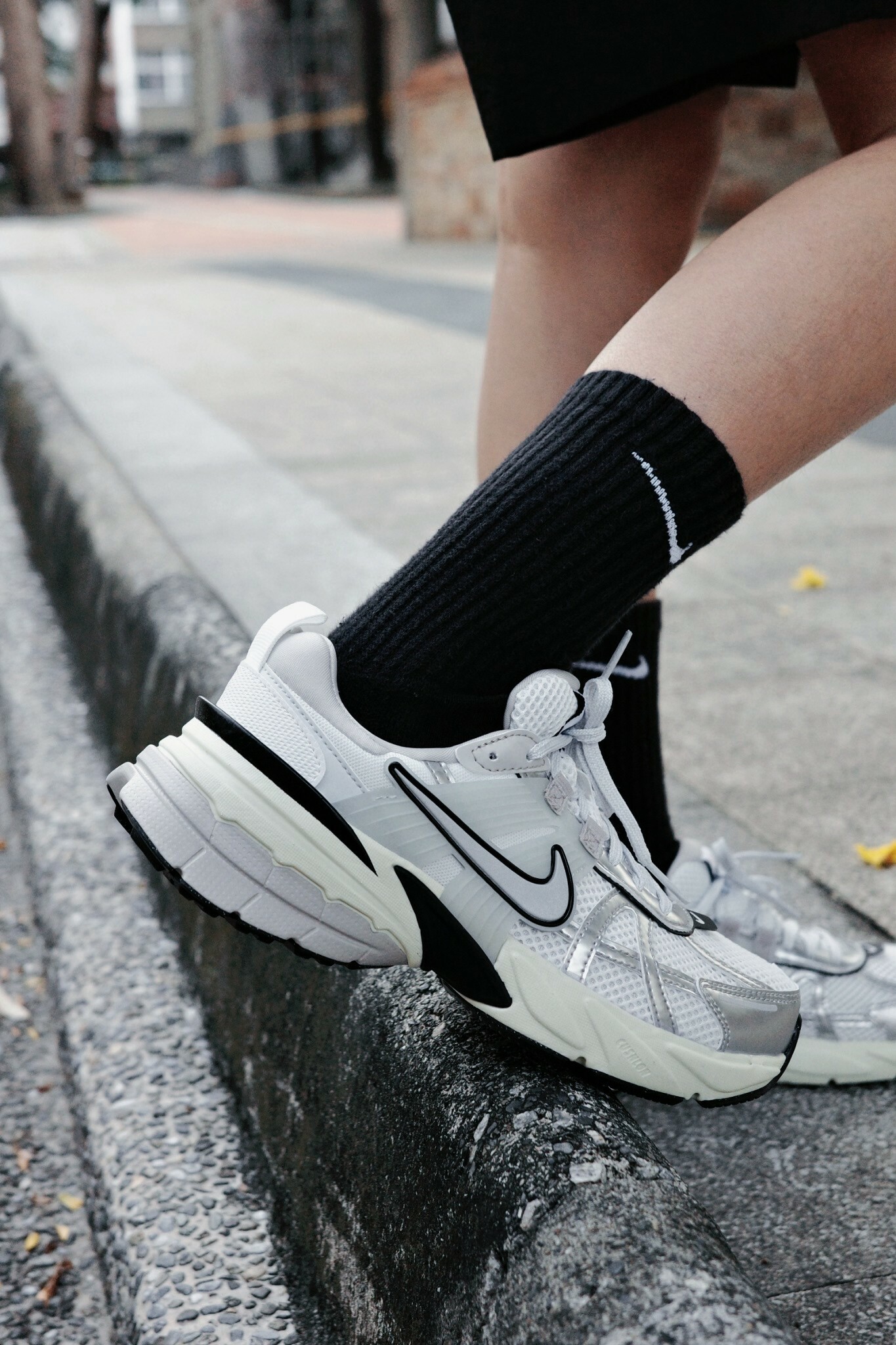 Nike V2K Run 銀白 千禧風 Y2K (FD0736-100) 女鞋 / (HJ4497-100) 男鞋