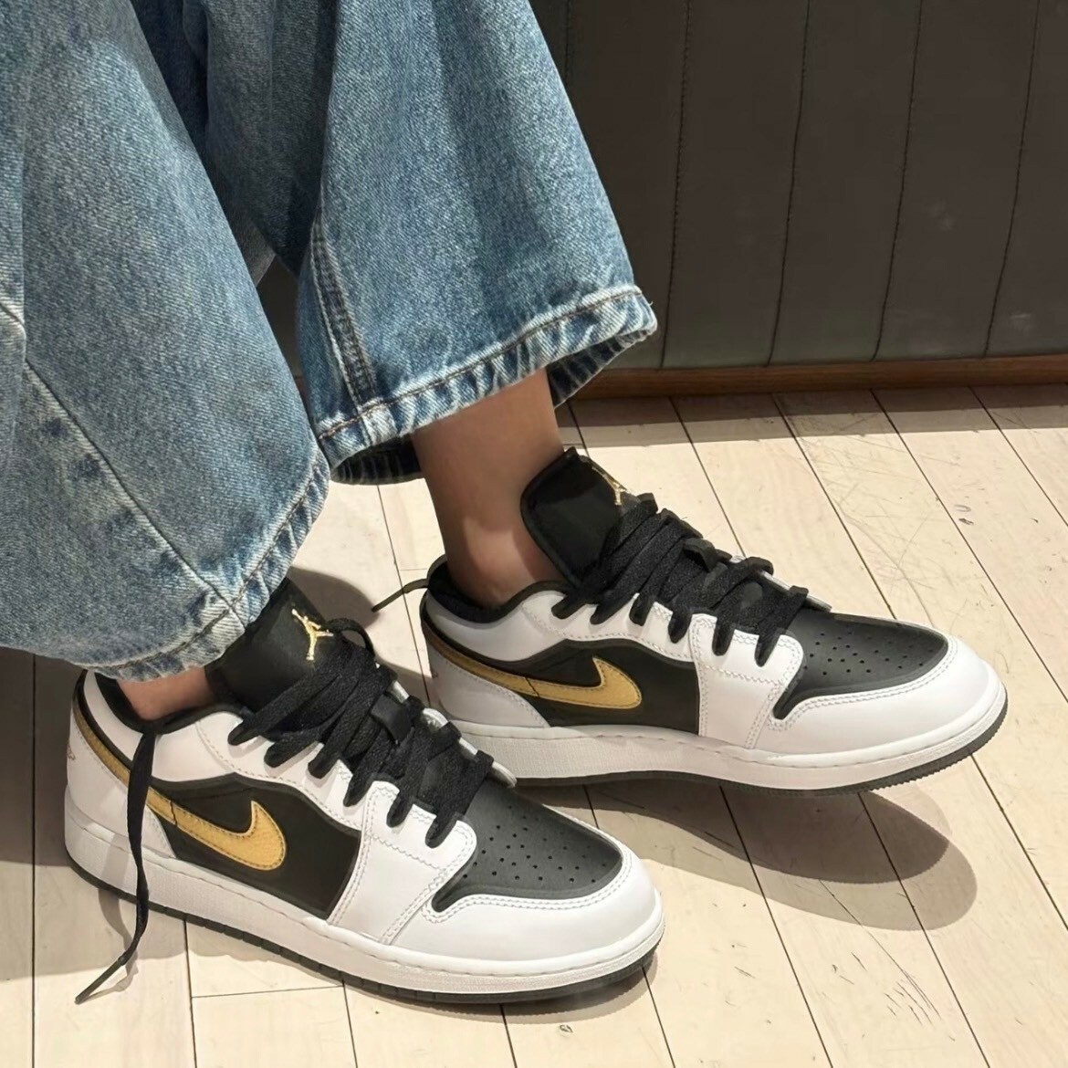 Nike Air Jordan 1 Low White Black Metallic Gold 白黑金 反轉熊貓 金勾 AJ1 低筒休閒鞋