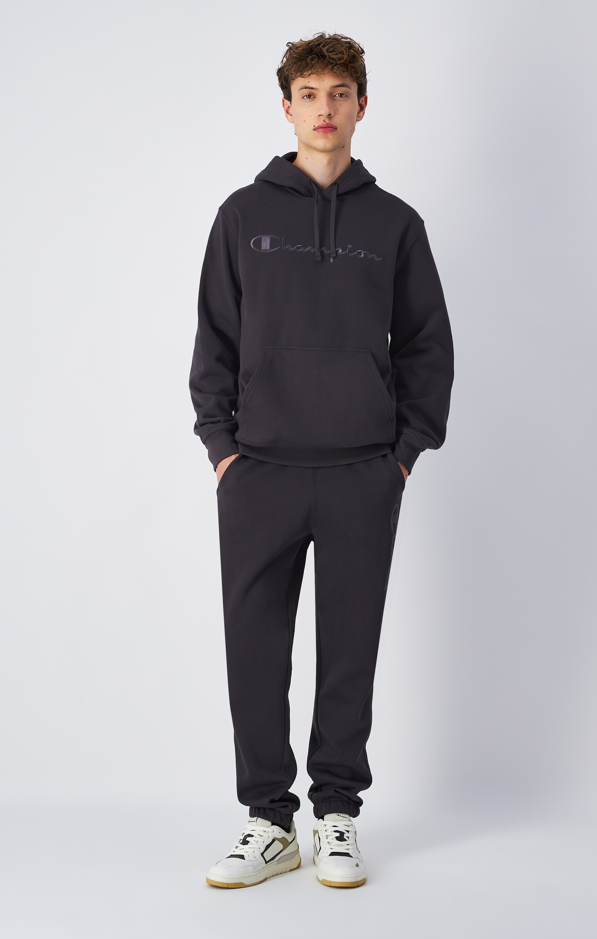 【強力主打款】男款- LEGACY經典LOGO同色刺繡連帽衛衣-黑色（220271-ES503）