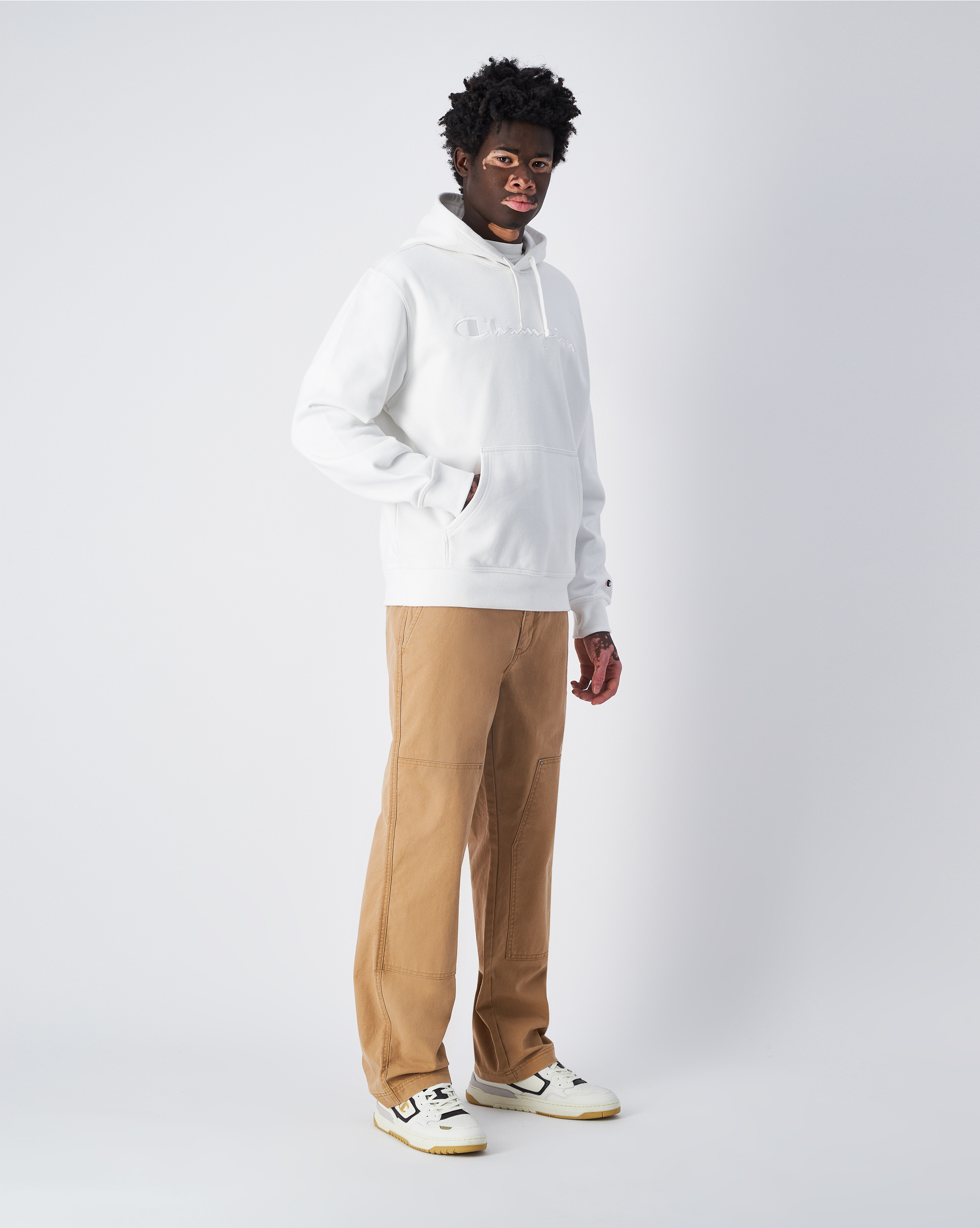 【強力主打款】男款- LEGACY經典LOGO同色刺繡連帽衛衣-象牙白（220271-WW036）