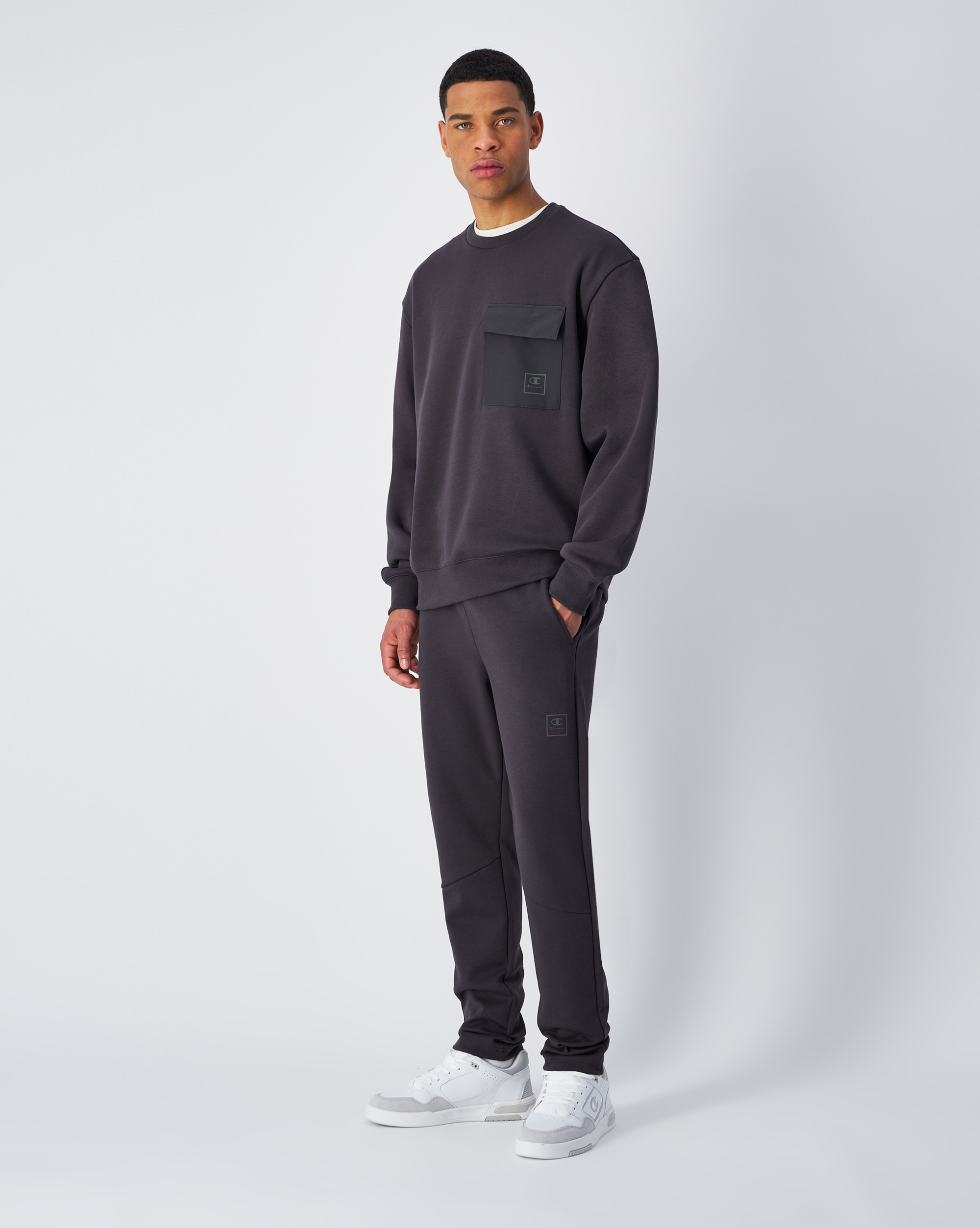 男款- LEGACY 口袋輕工裝拼接口袋圓領衛衣-黑色（220406-ES503）