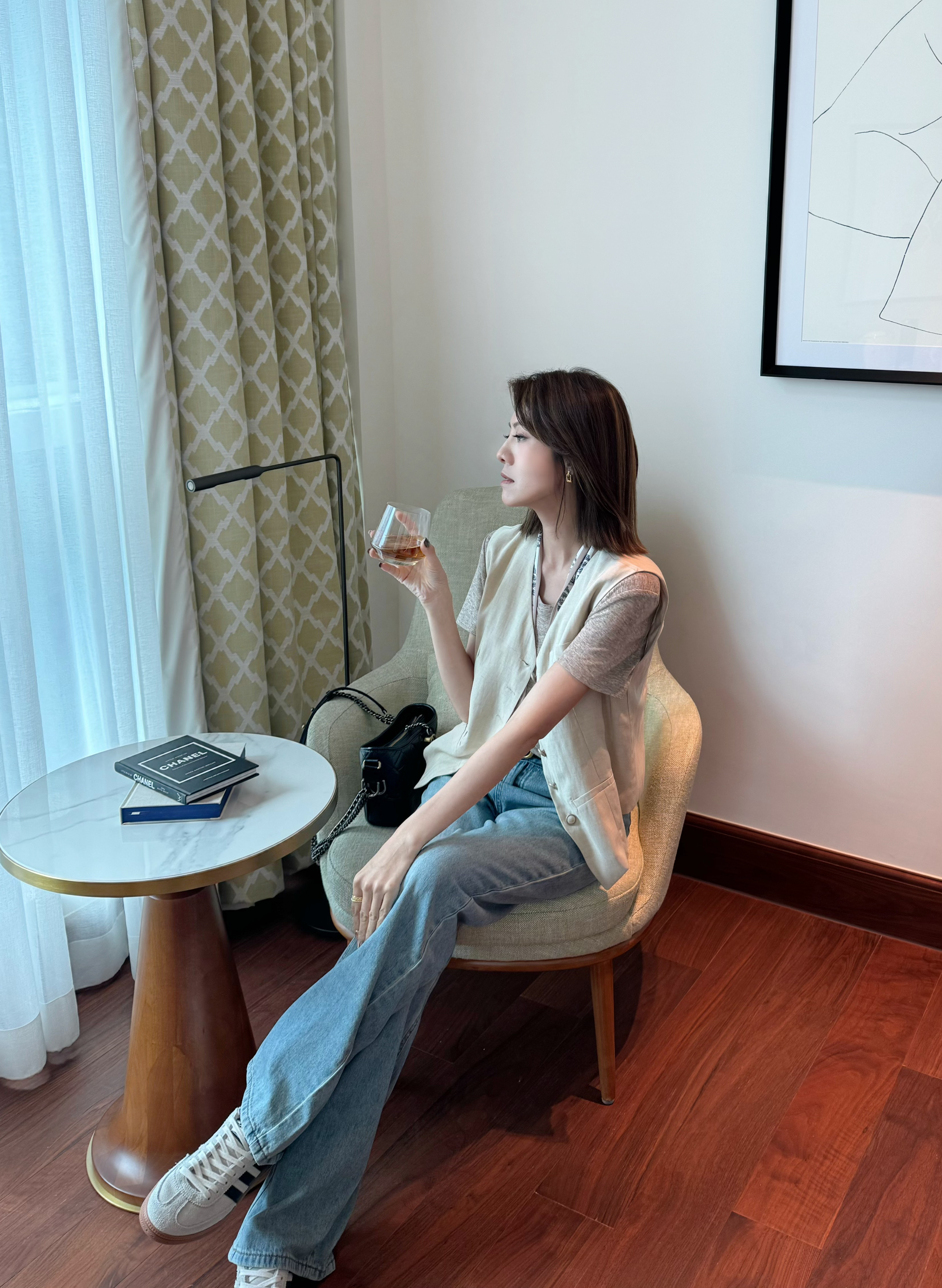 Back Leg Seam Slit Hem Jeans_JE249L15