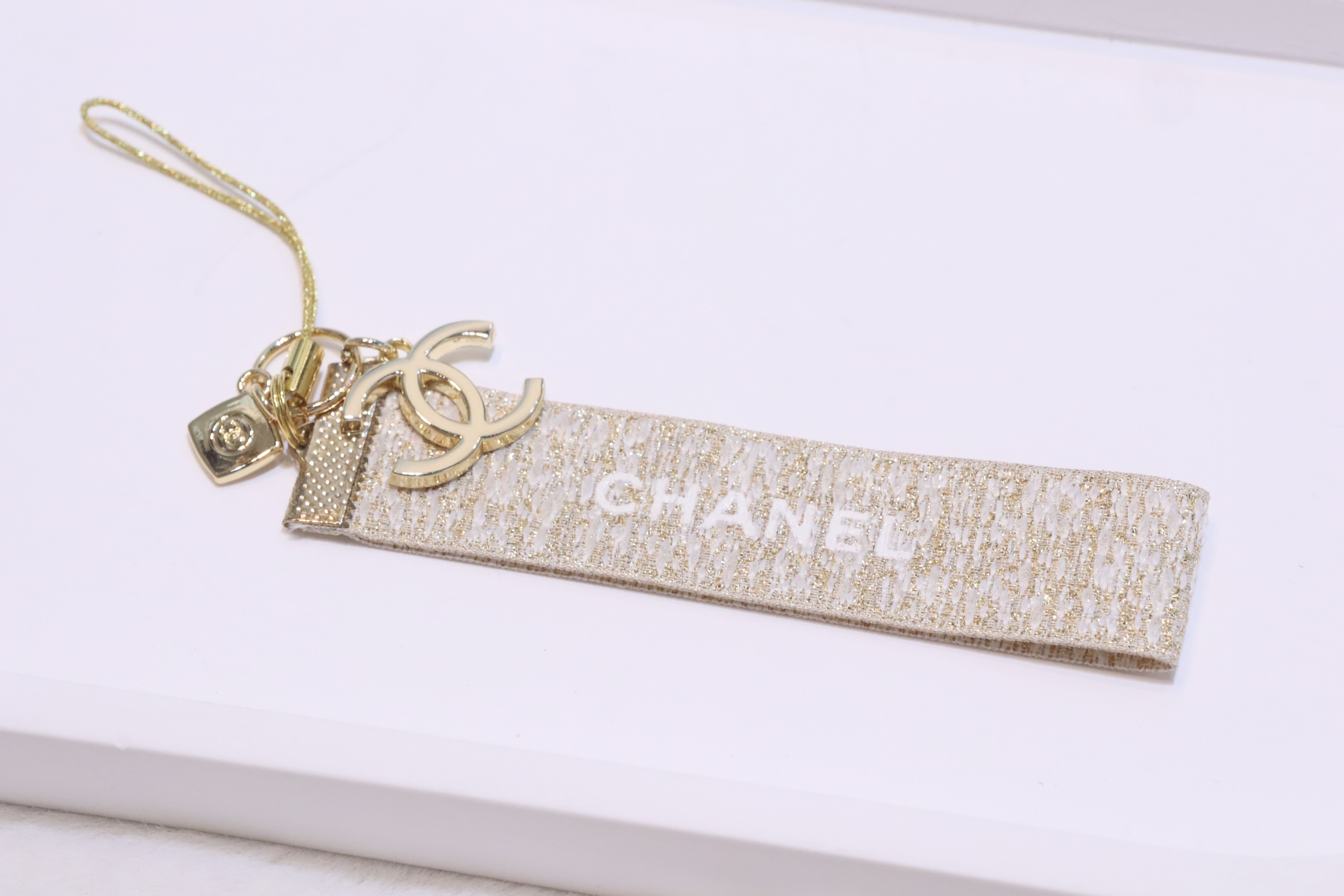 Chanel handmade 米白色電話繩🤍