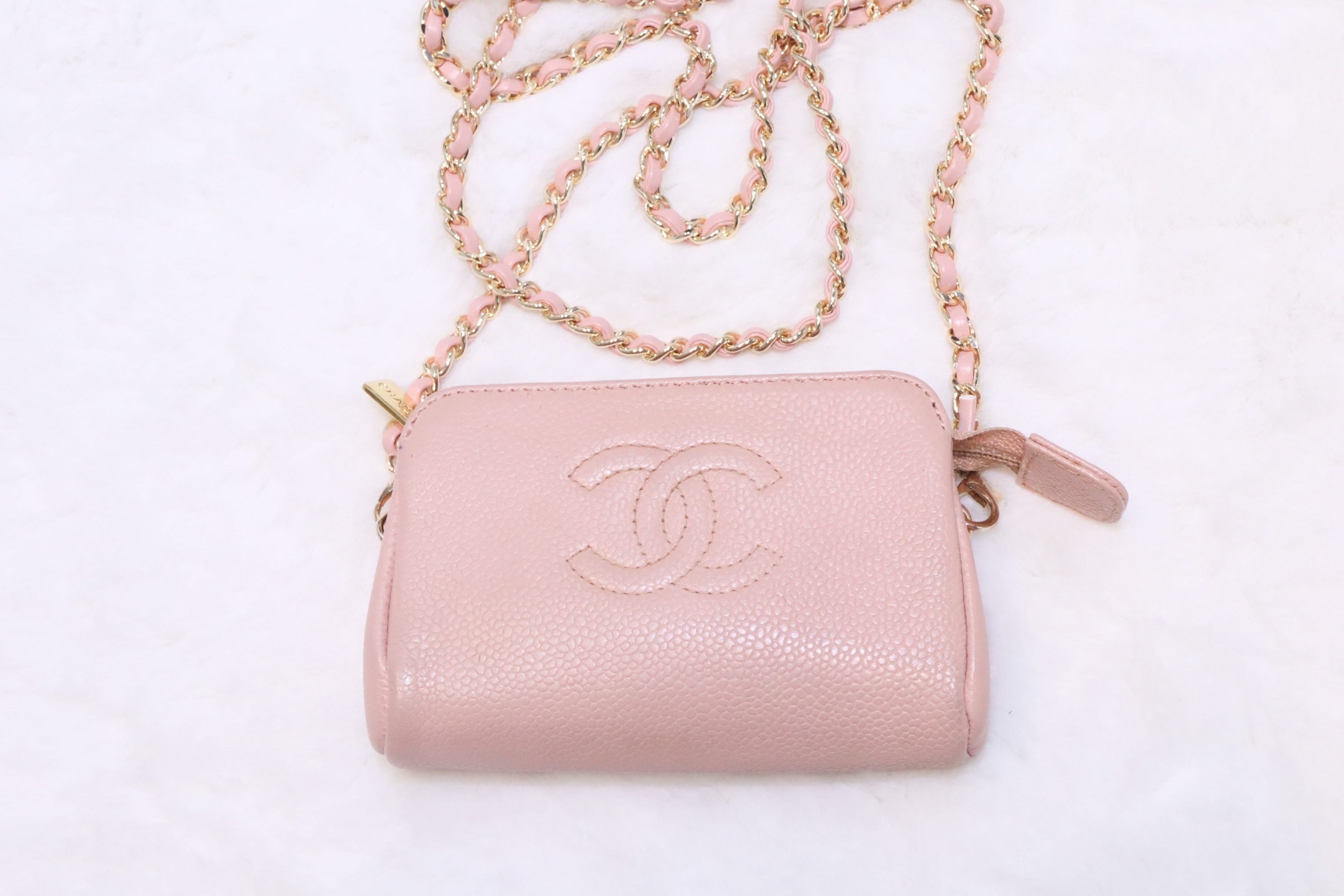 Chanel 粉紅色logo pouch🩷
