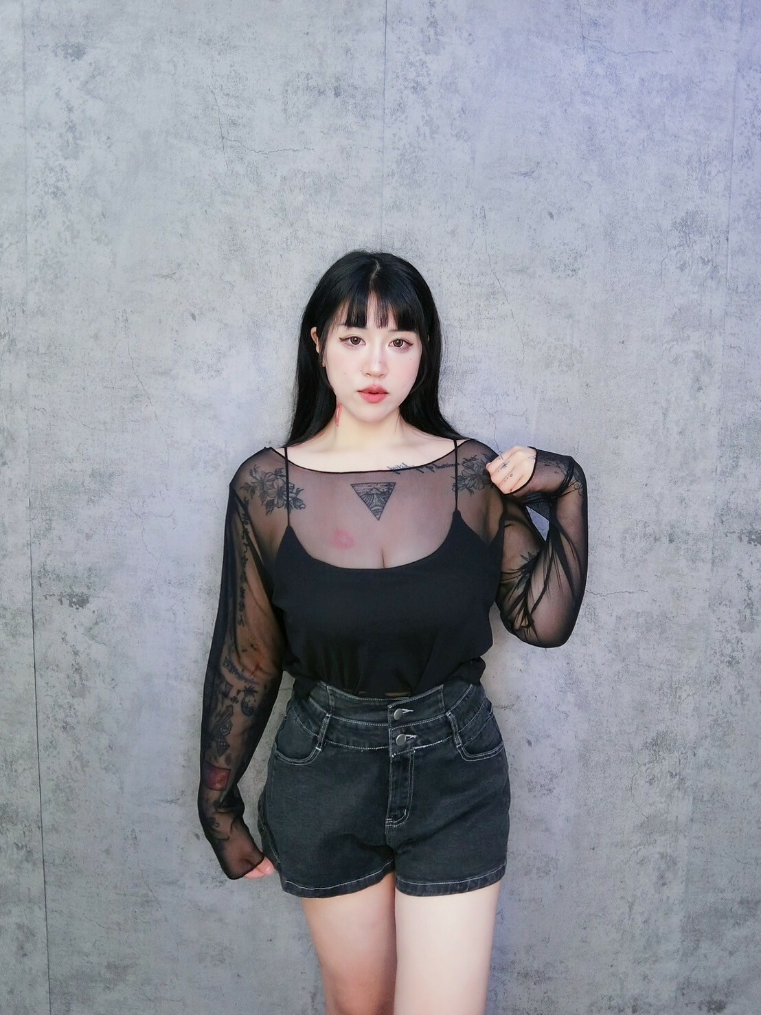 縫線愛心牛仔短褲