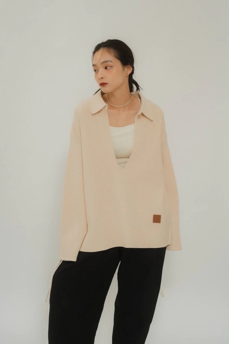 Knuth Marf - slit neck loose knit (unisex) / 2COLORS Knuth Marf - slit neck loose knit (unisex) / 2COLORS
