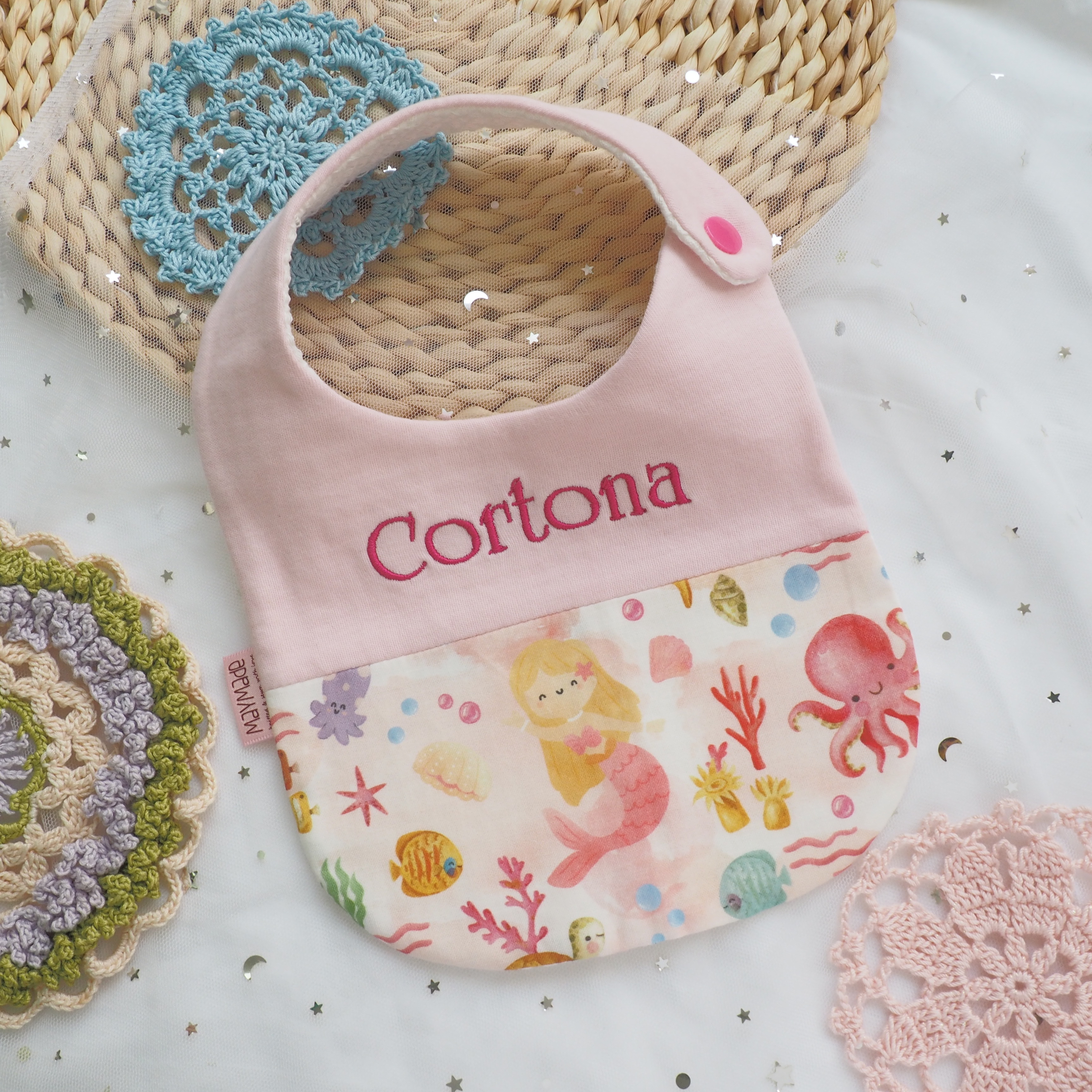 粉紅美人魚 拼布款繡名口水肩