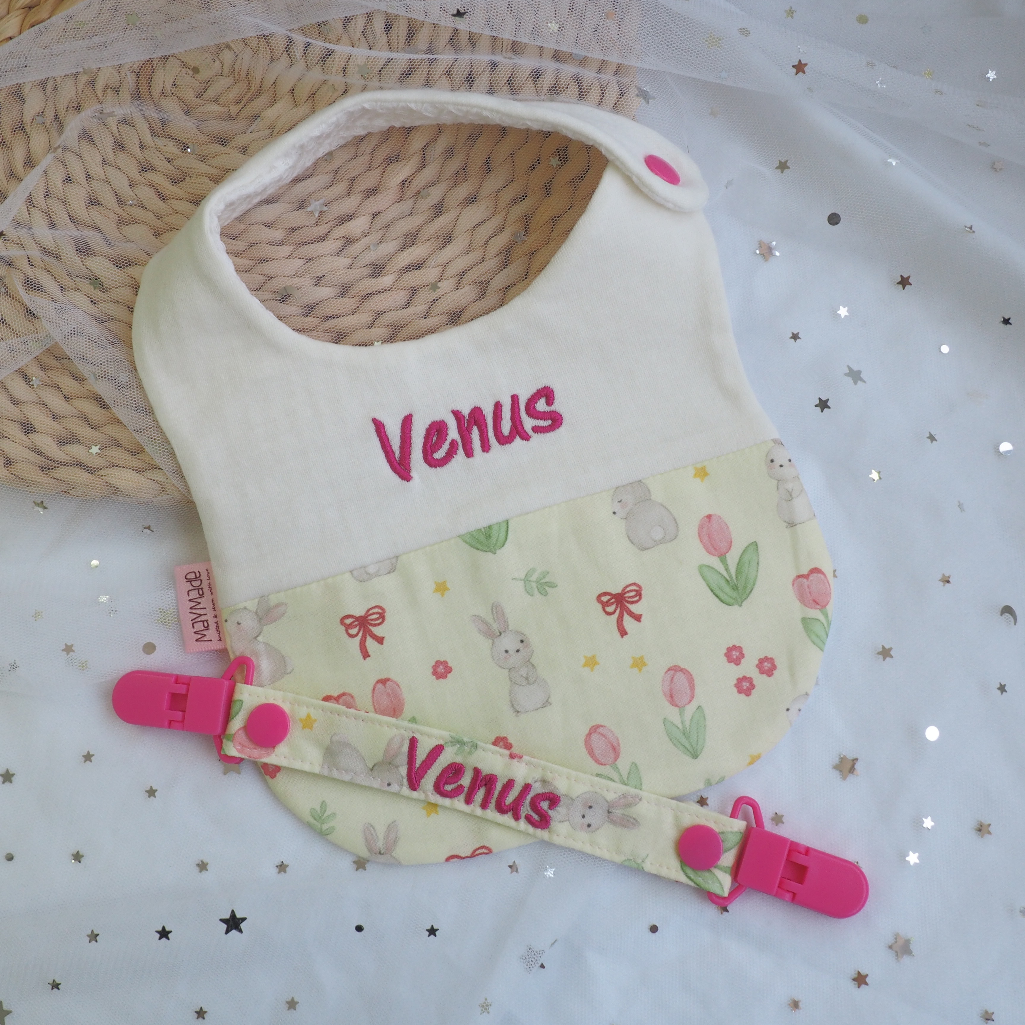 [SALE] 黃色鬱金香小兔圖案 拼布款繡名口水肩