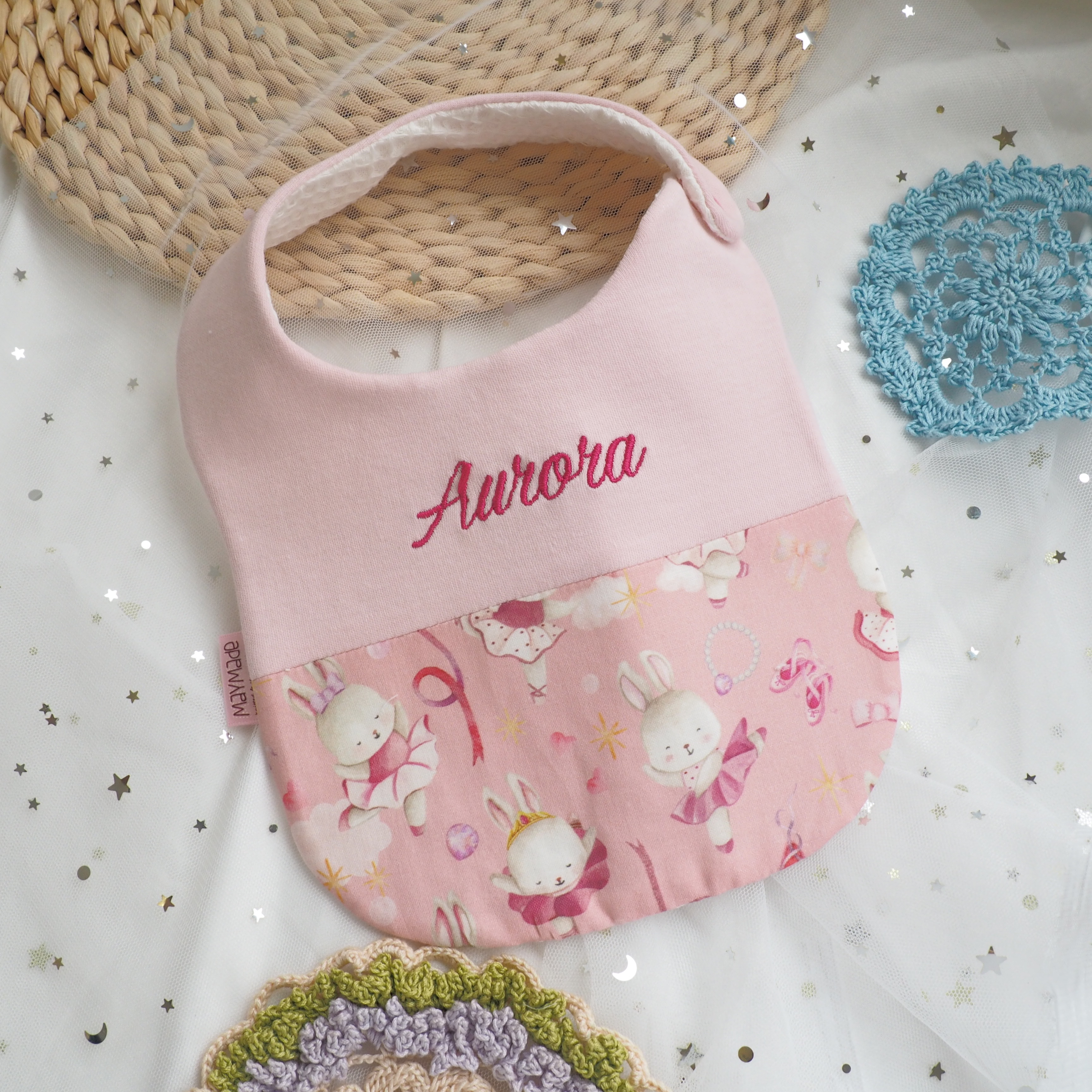 粉紅芭蕾舞兔兔 拼布款繡名口水肩