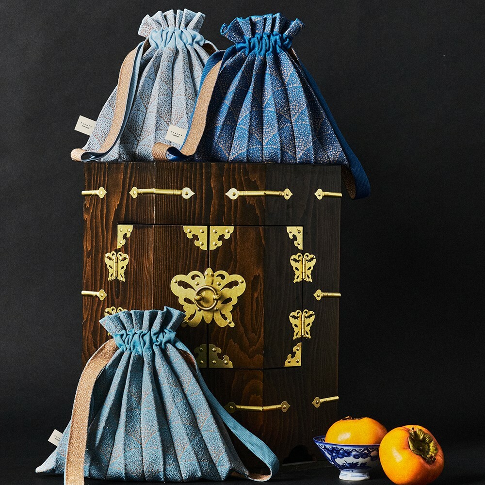 PLEATS MAMA 正規品関税込み [CHERRY BLOSSOM] MINI BUBBLE BAG PLEATSMAMA Cherry Blossom Edition Mini Bubble Bag