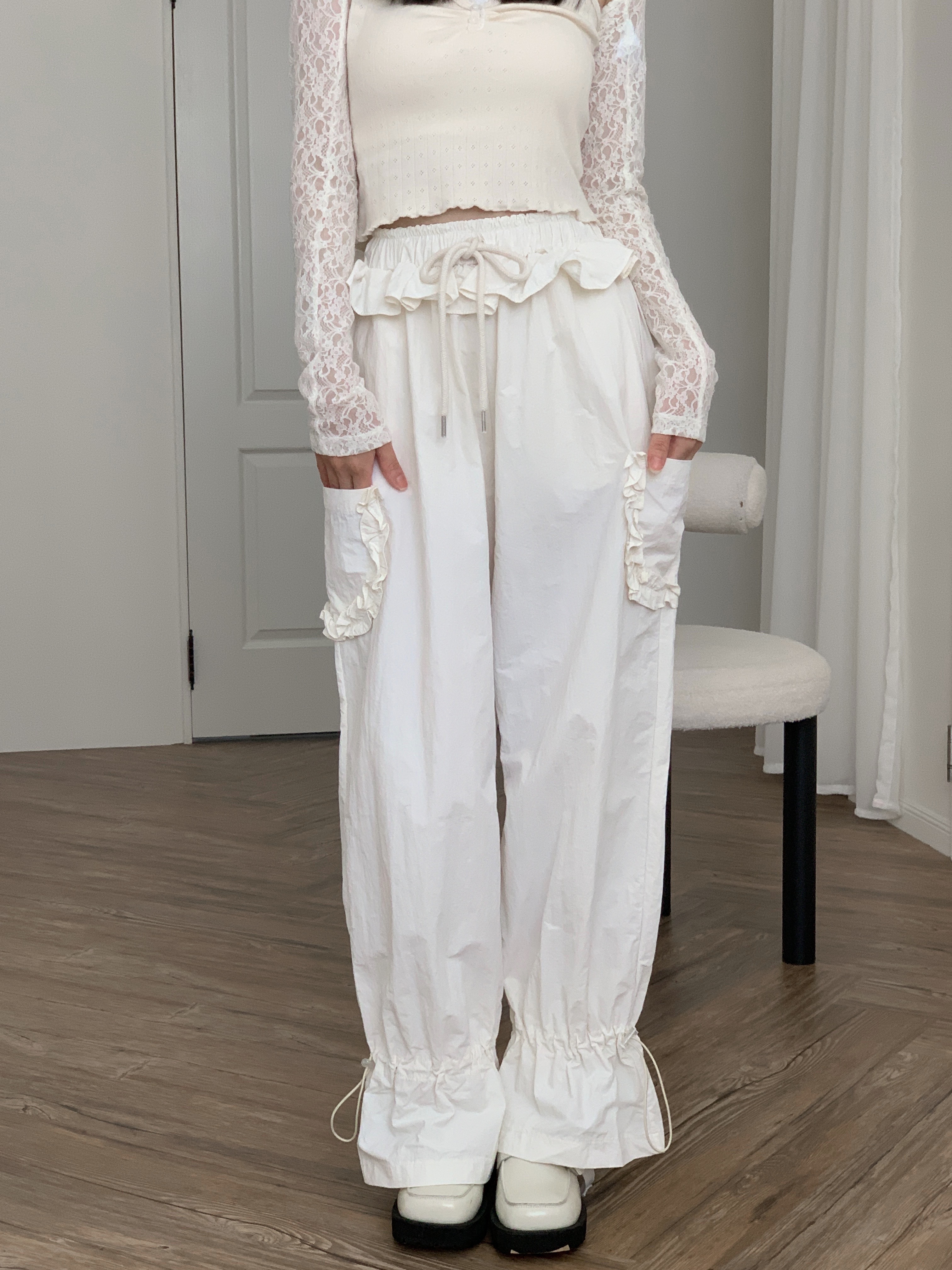 現貨-法式的溫柔荷葉尼龍褲