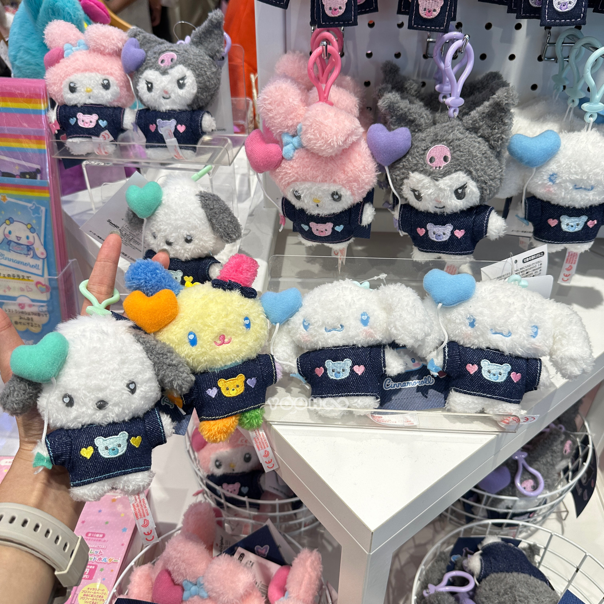 預購┃日本 三麗鷗 丹寧牛仔系列 吊飾 鑰匙圈 摺疊鏡 收納包