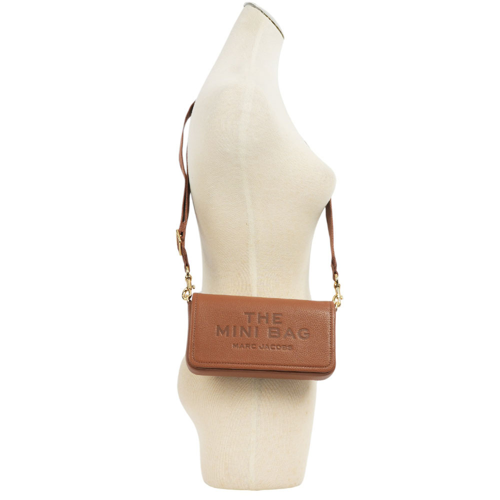 【MARC JACOBS】粒面皮革迷你斜背包WOC/手拿包(堅果棕) 2S4SMN080S02 212