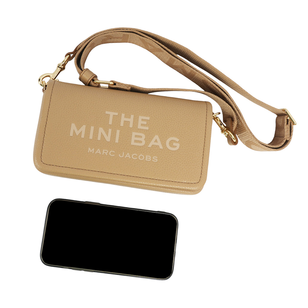 【MARC JACOBS】粒面皮革迷你斜背包WOC/手拿包(駝色) 2S4SMN080S02 230