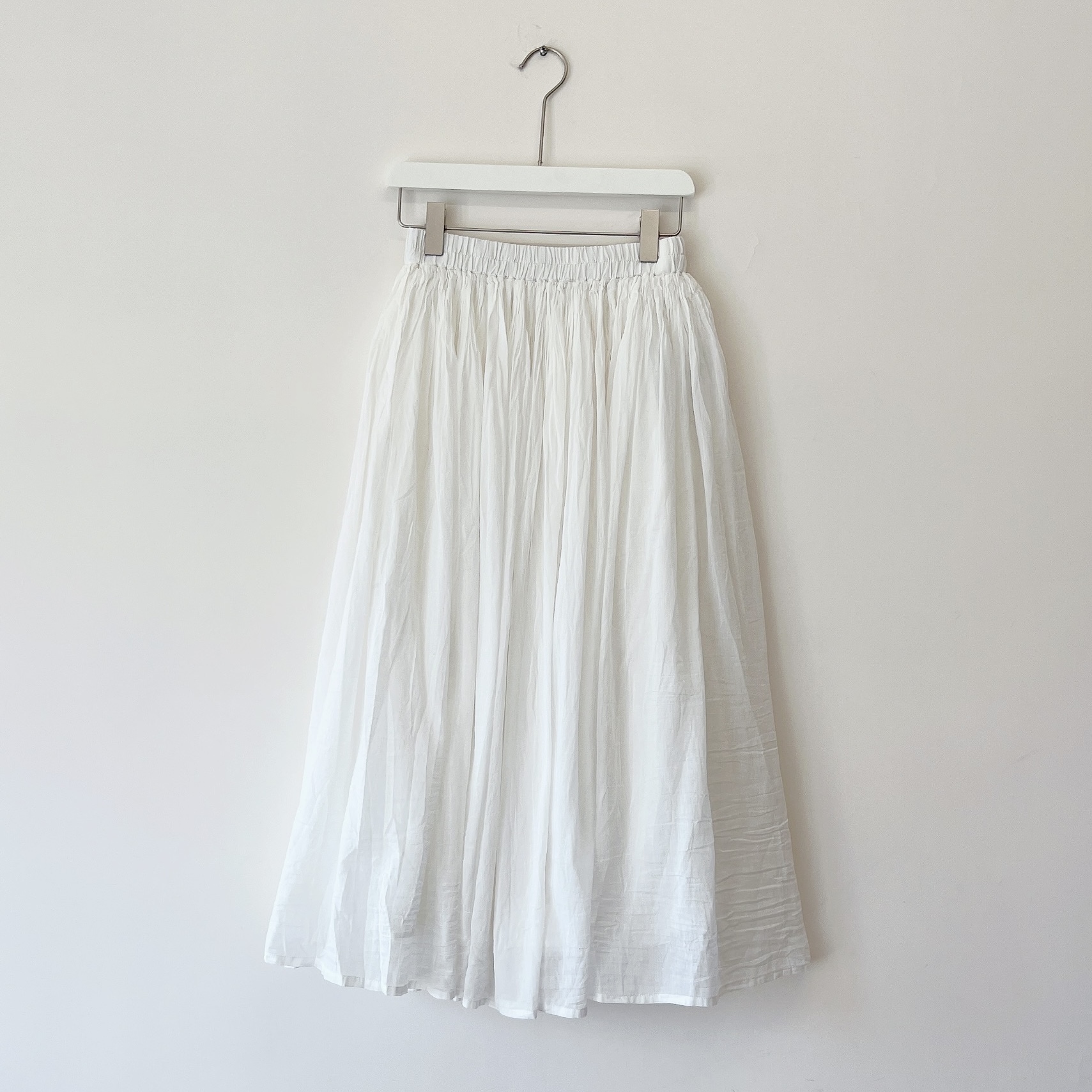 現貨 | 內搭/外穿都可！微皺感白色傘裙