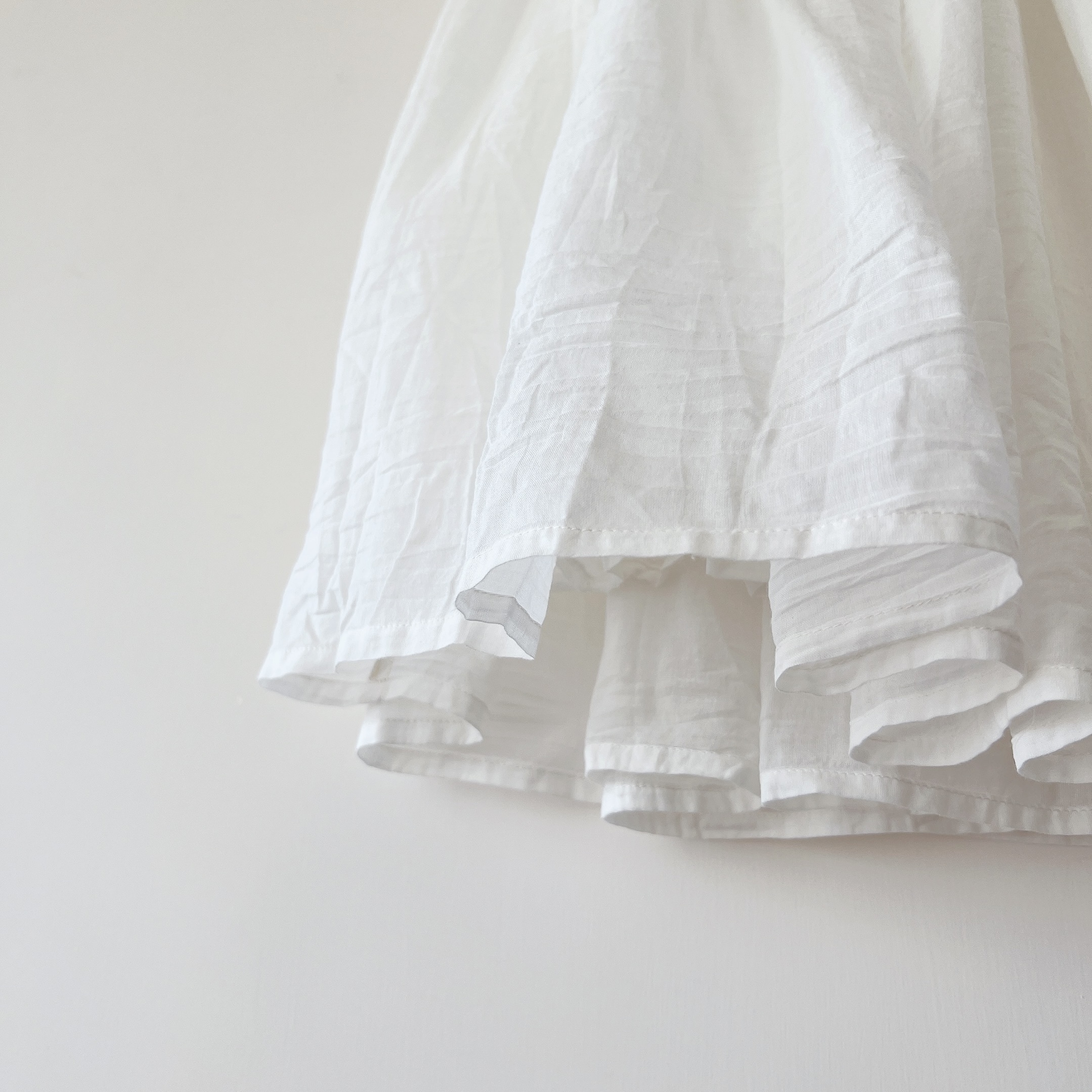 現貨 | 內搭/外穿都可！微皺感白色傘裙