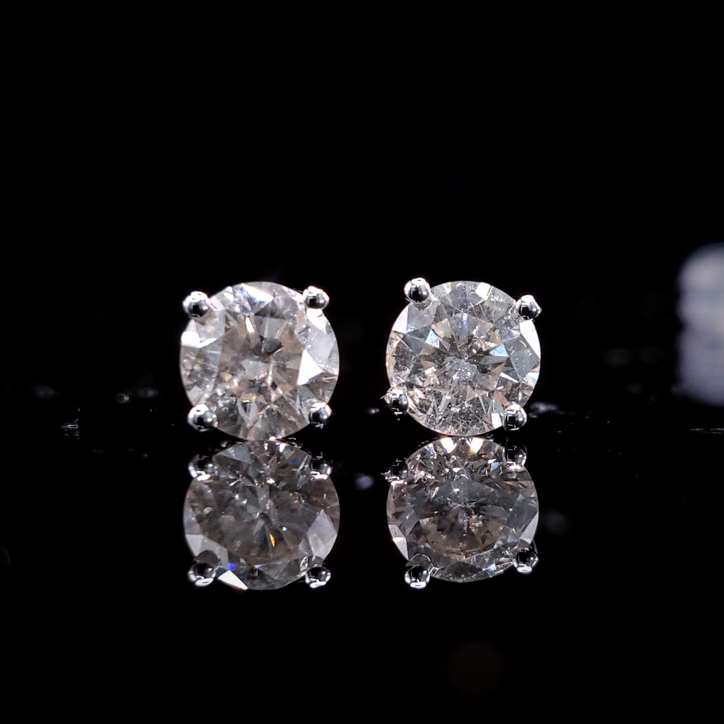 全新18K白金【主石58份鑽石】4爪耳環