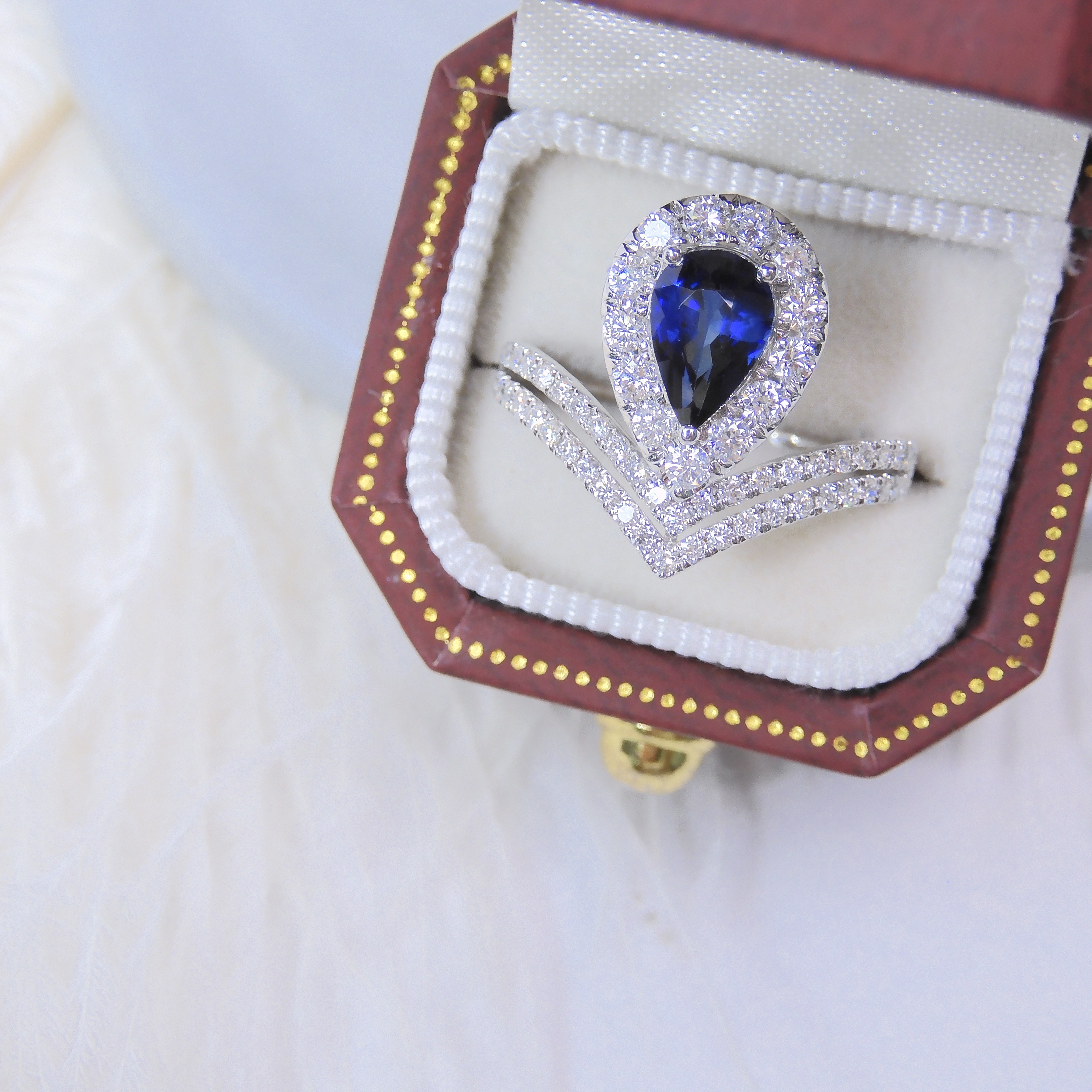 18K金 1.05ct 藍寶石戒指