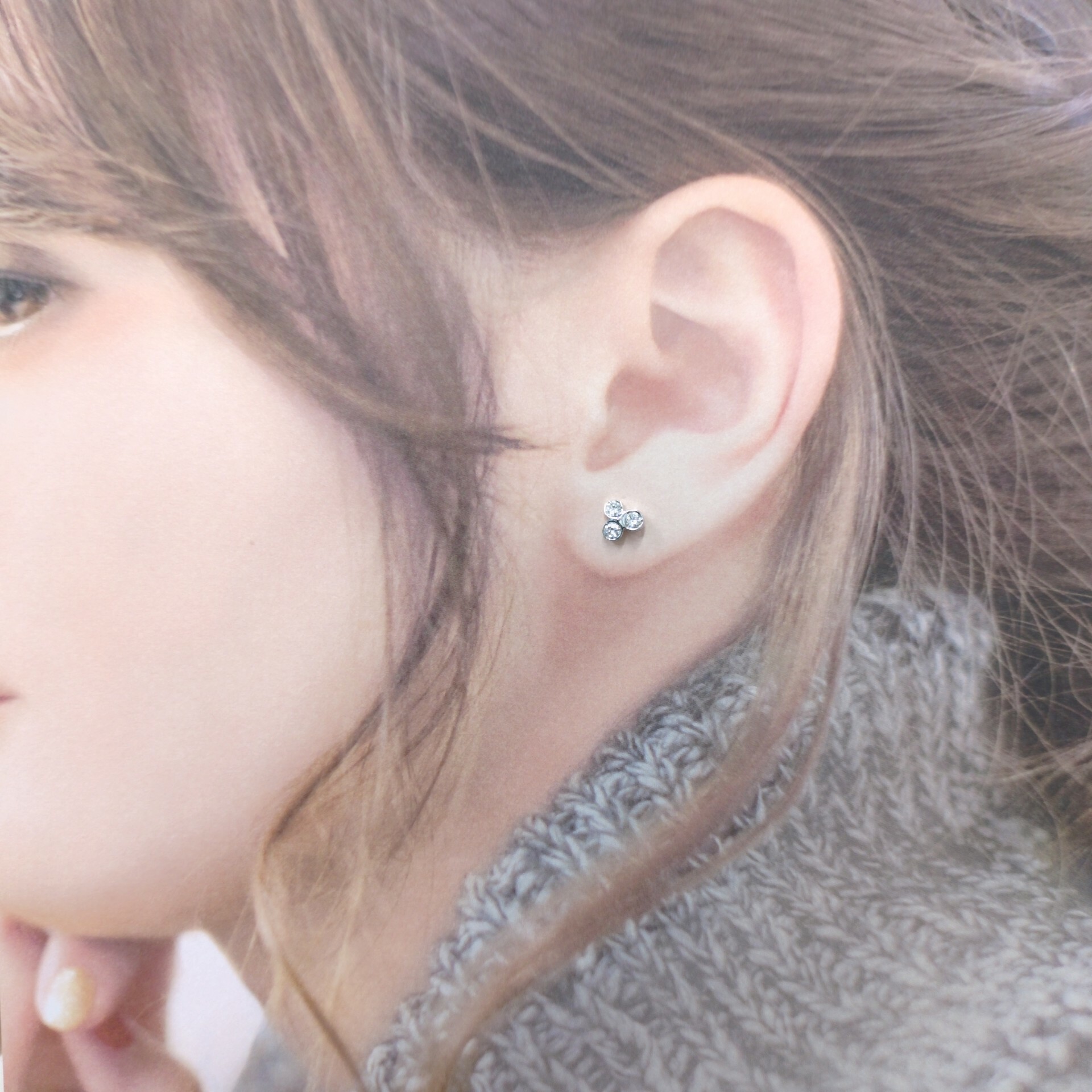 18K White Gold 0.18ct Diamond Single Earrings