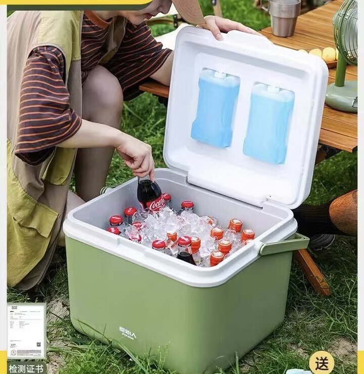 户外露营便携式保鲜小冰箱